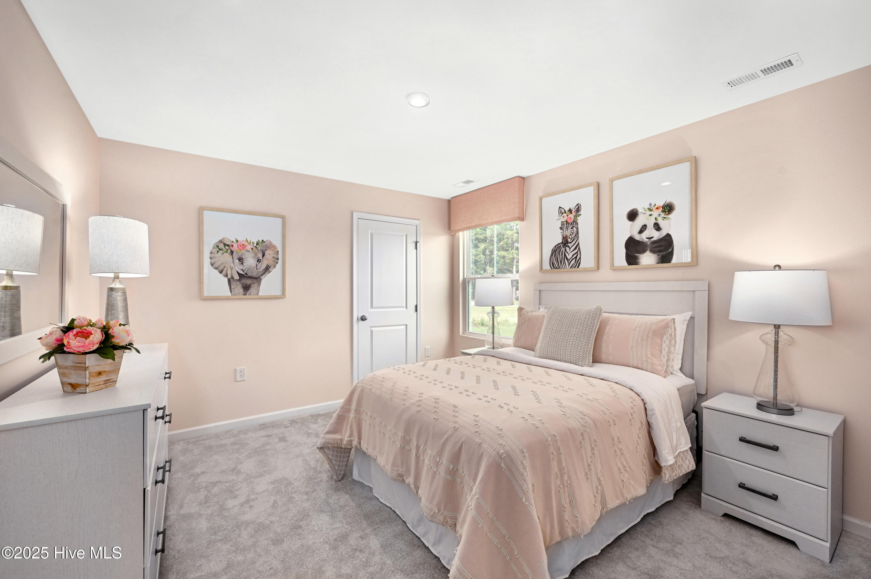 100566857 | Photo 14