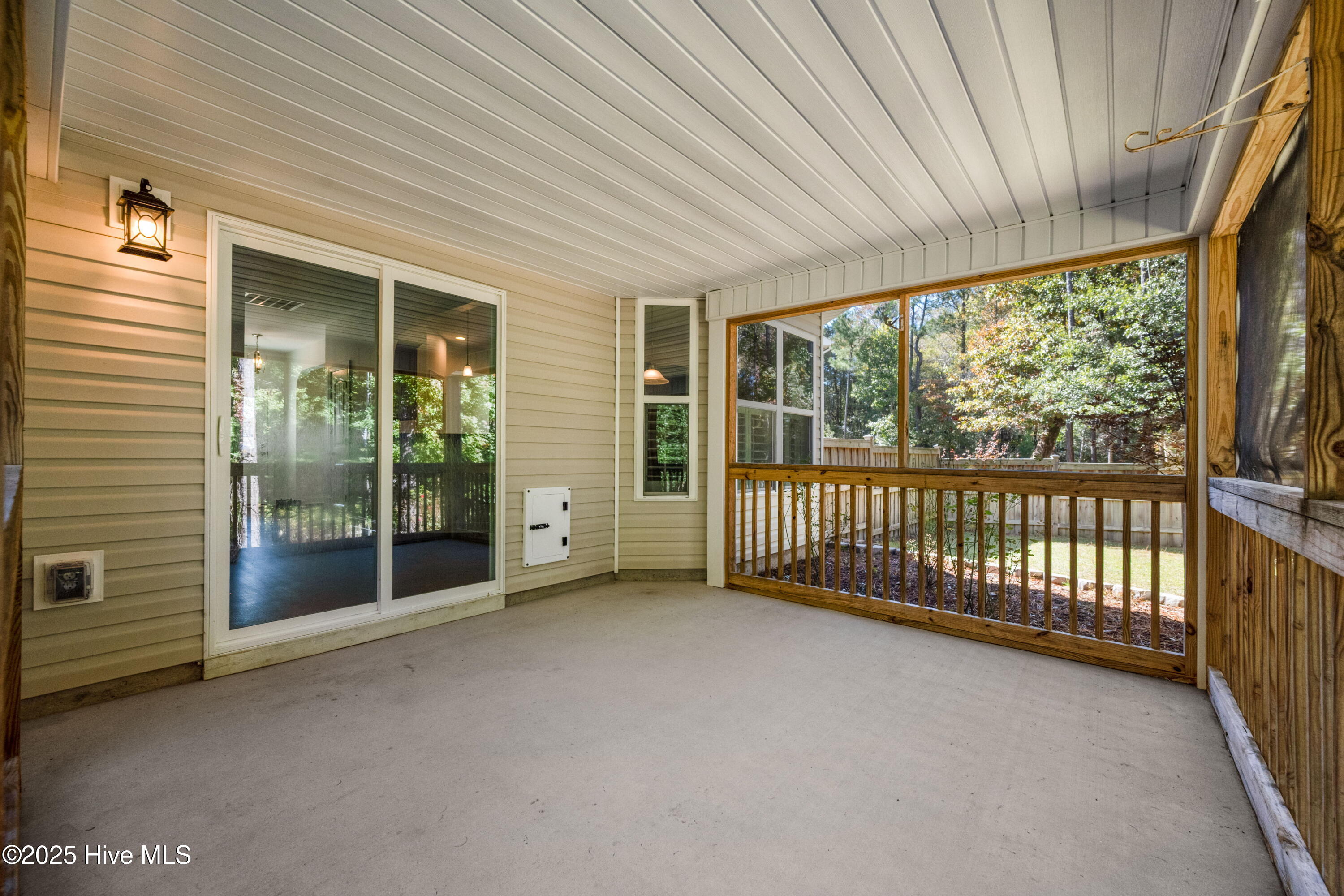 100546019 | Photo 41