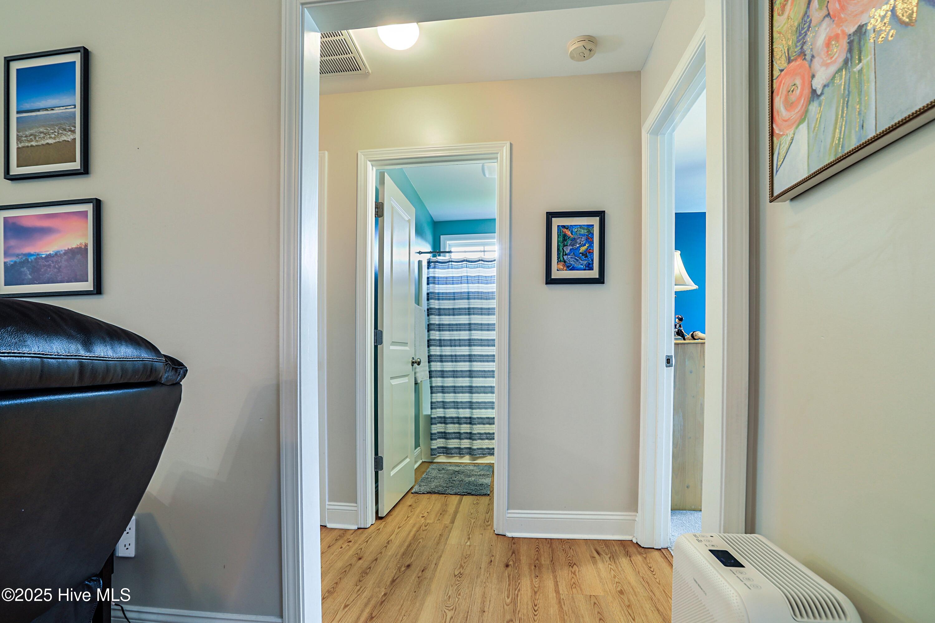 100541806 | Photo 37