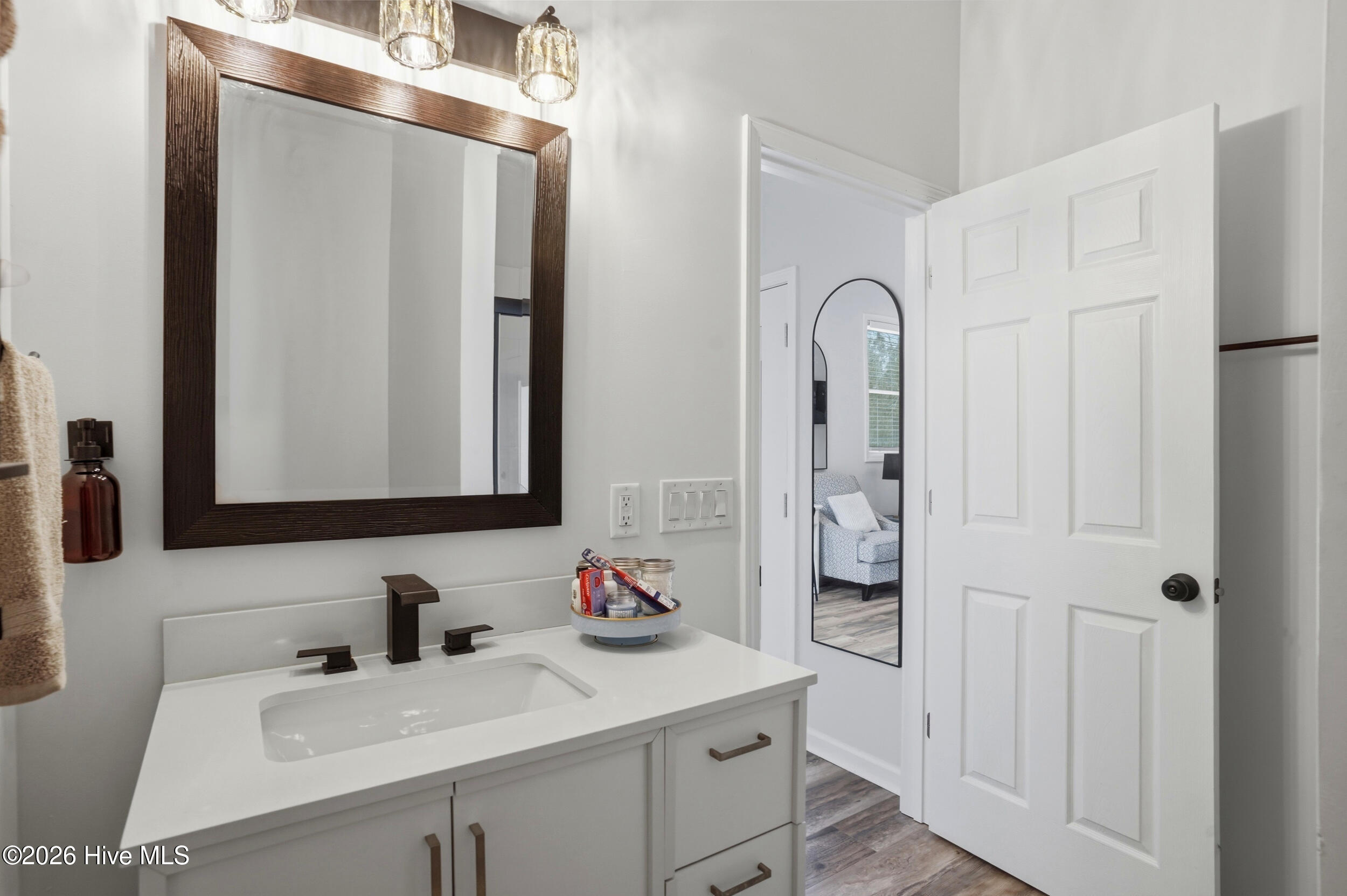 100561459 | Photo 21