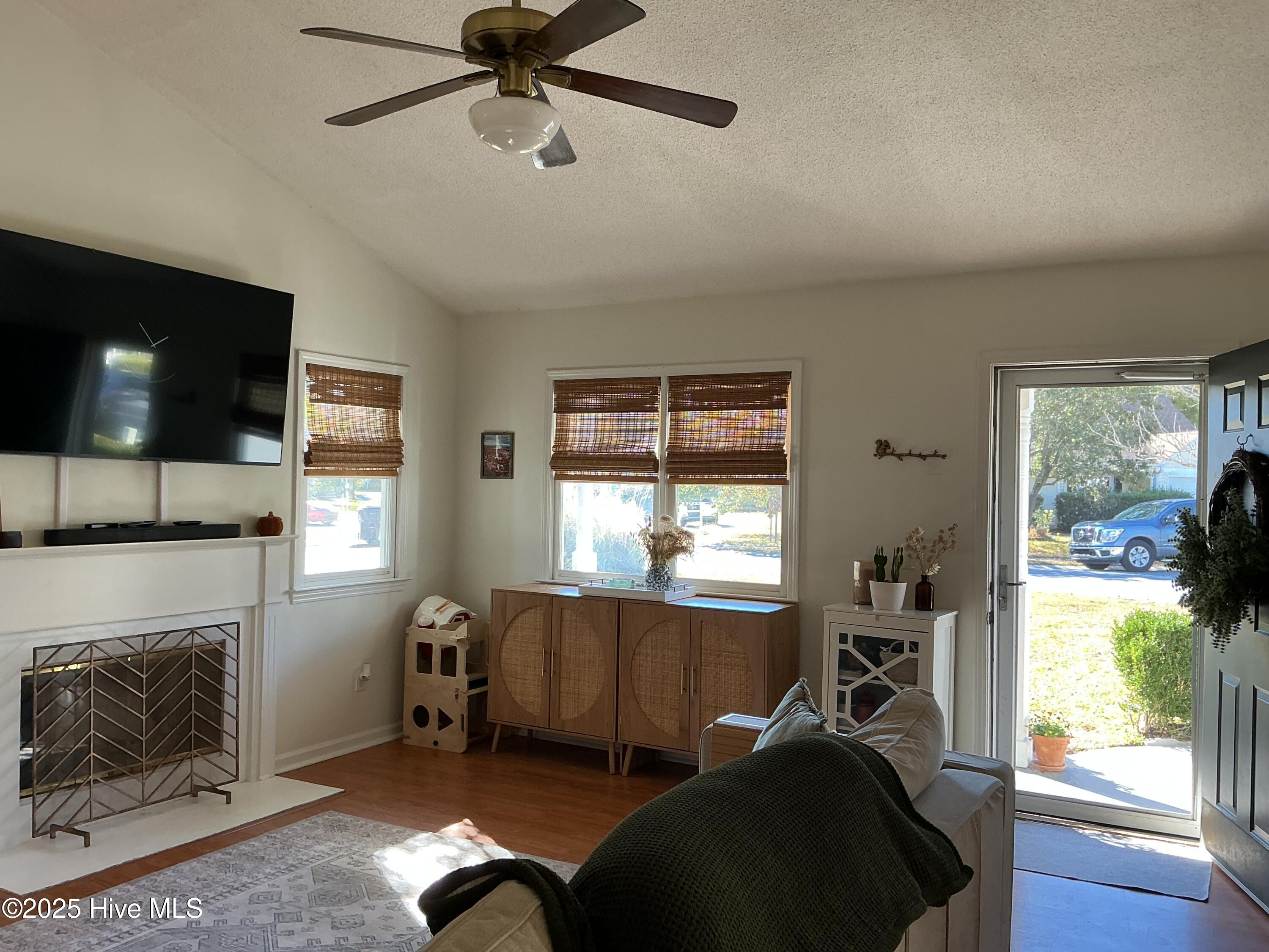 100540003 | Photo 16