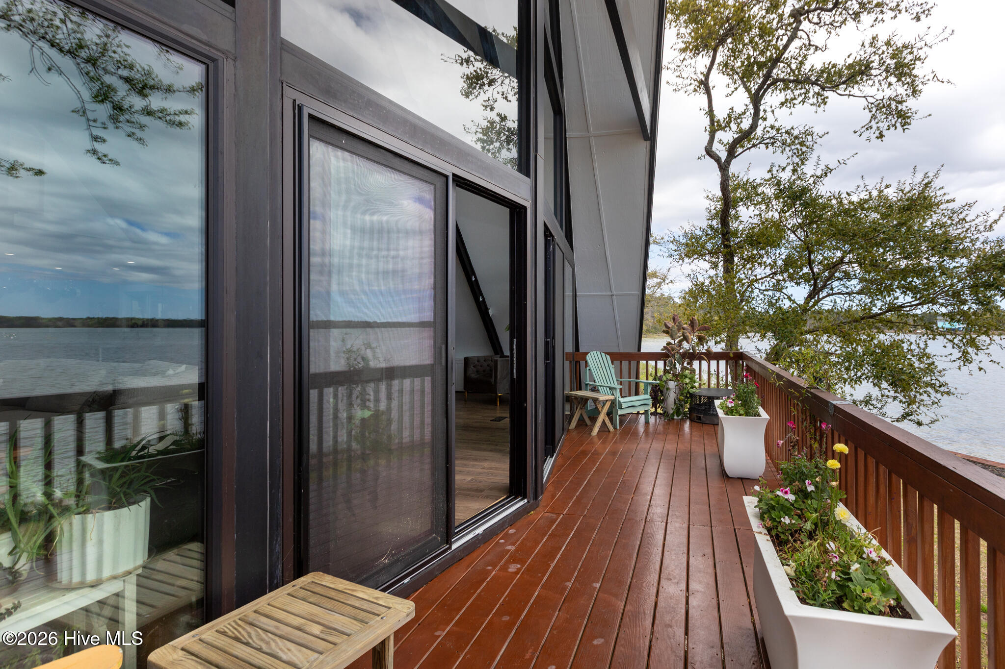 100565718 | Photo 30