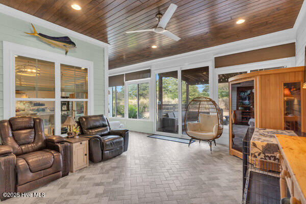 100545282 | Photo 37