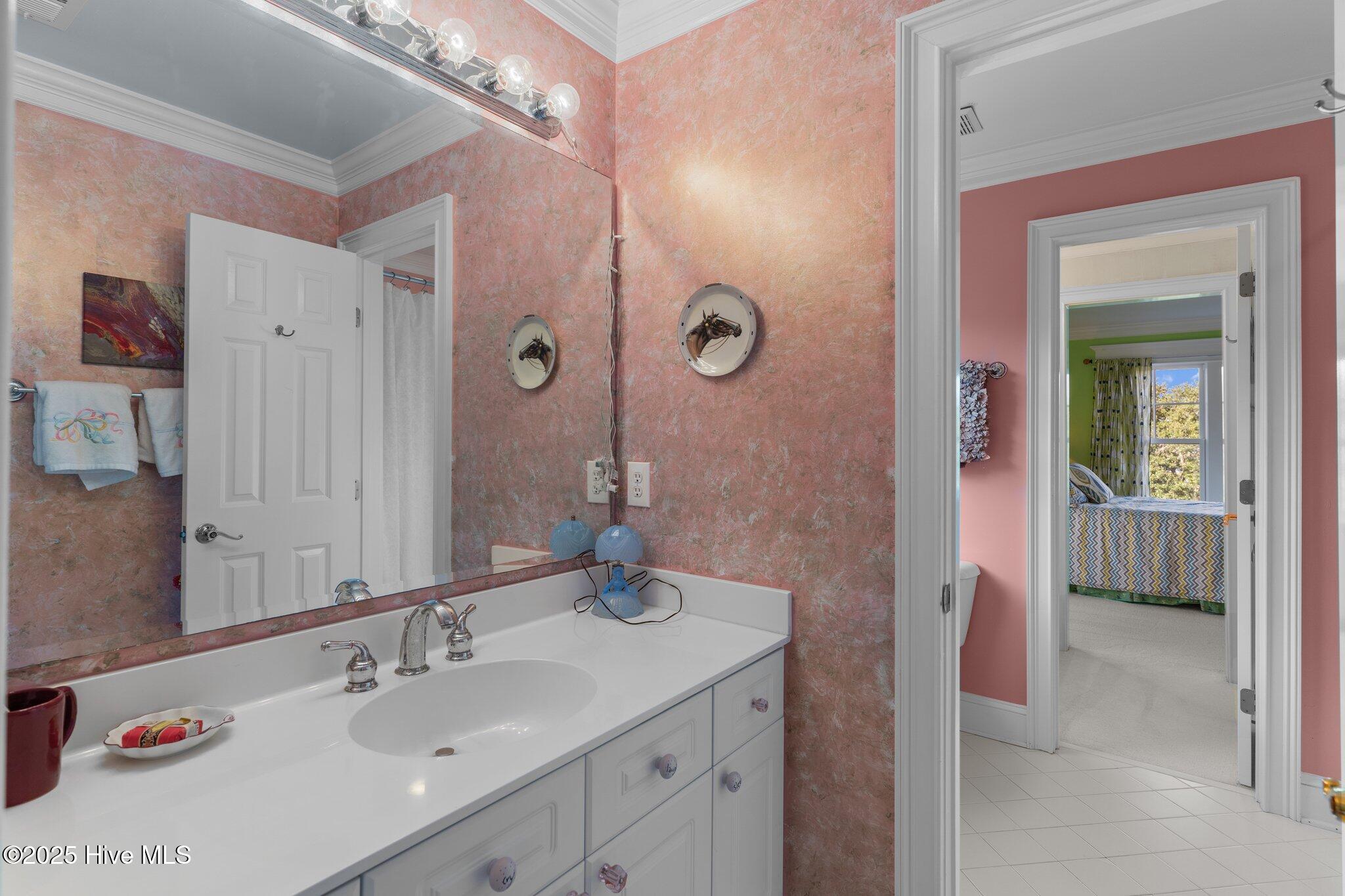 100525700 | Photo 39