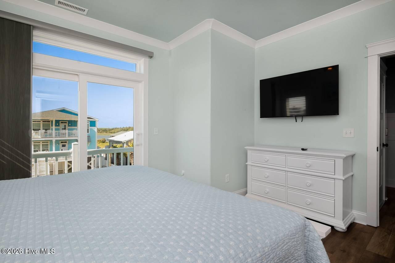 100560212 | Photo 135