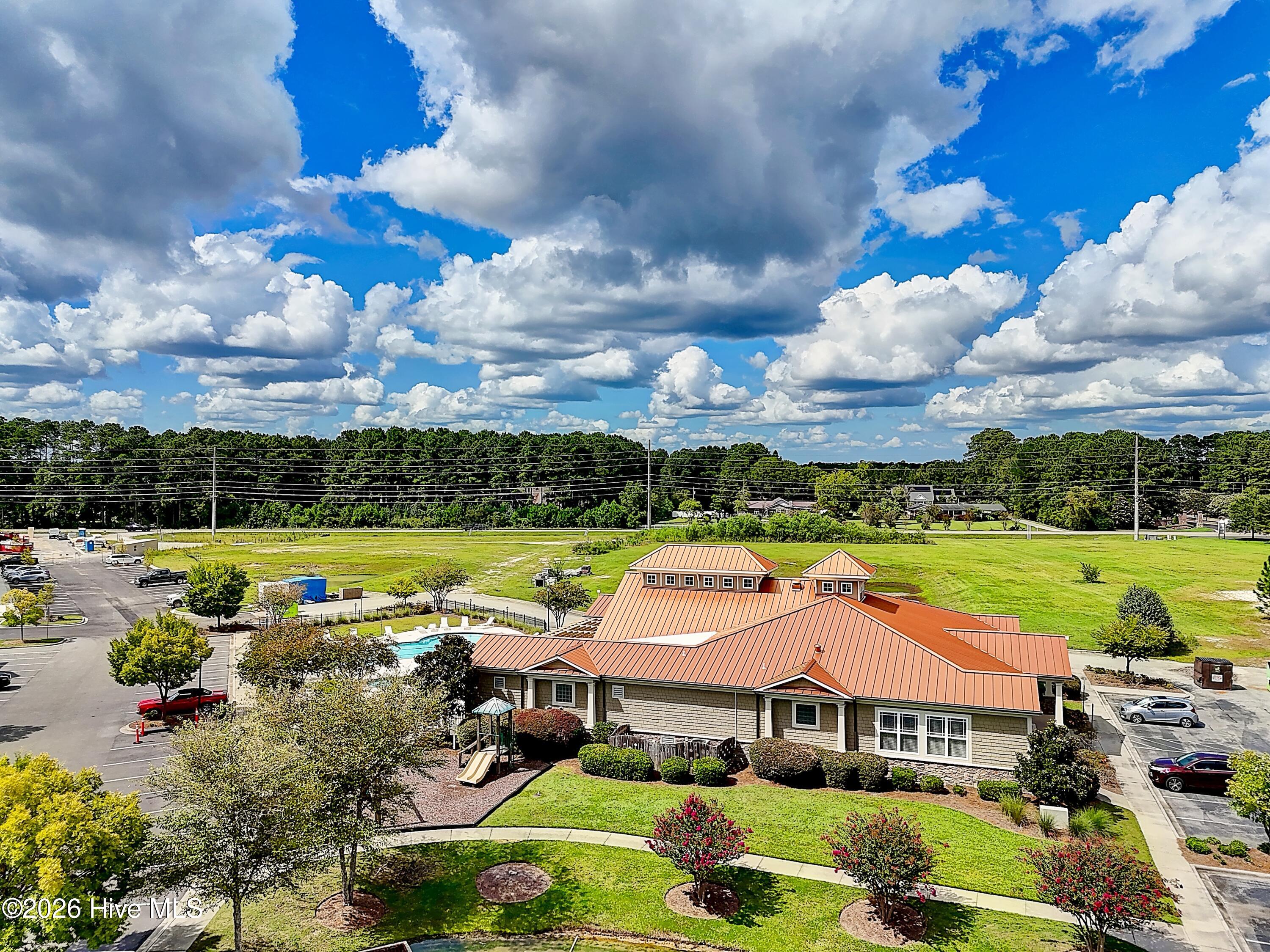 100569684 | Photo 38