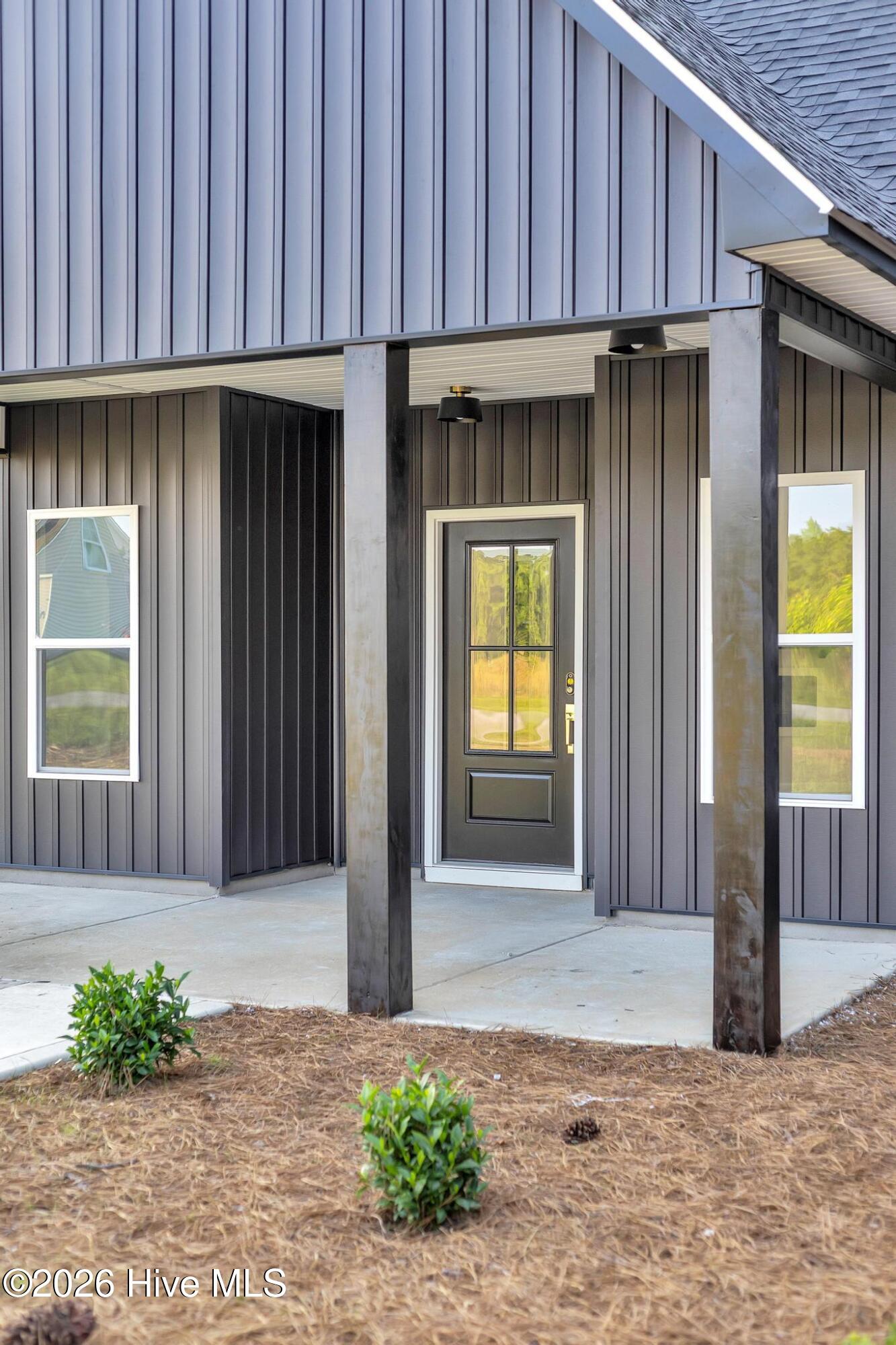 100552595 | Photo 35