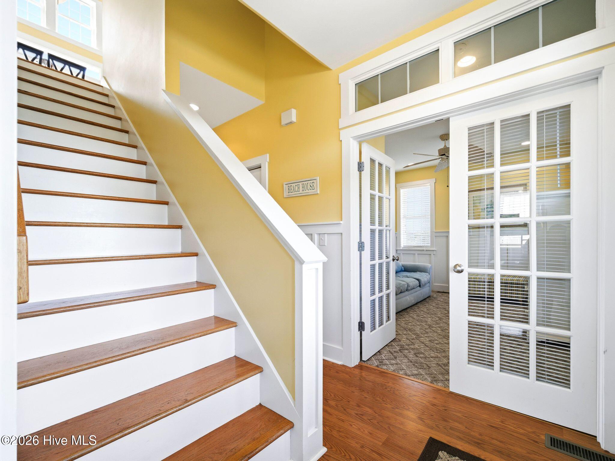 100569349 | Photo 49