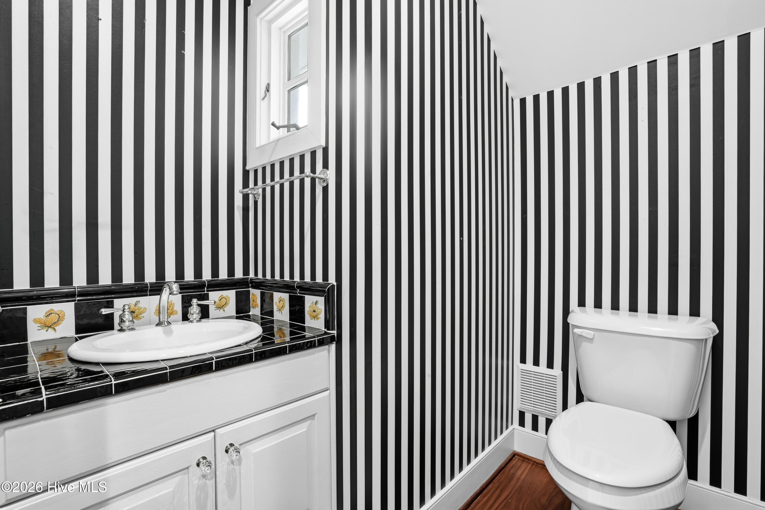 100556046 | Photo 59