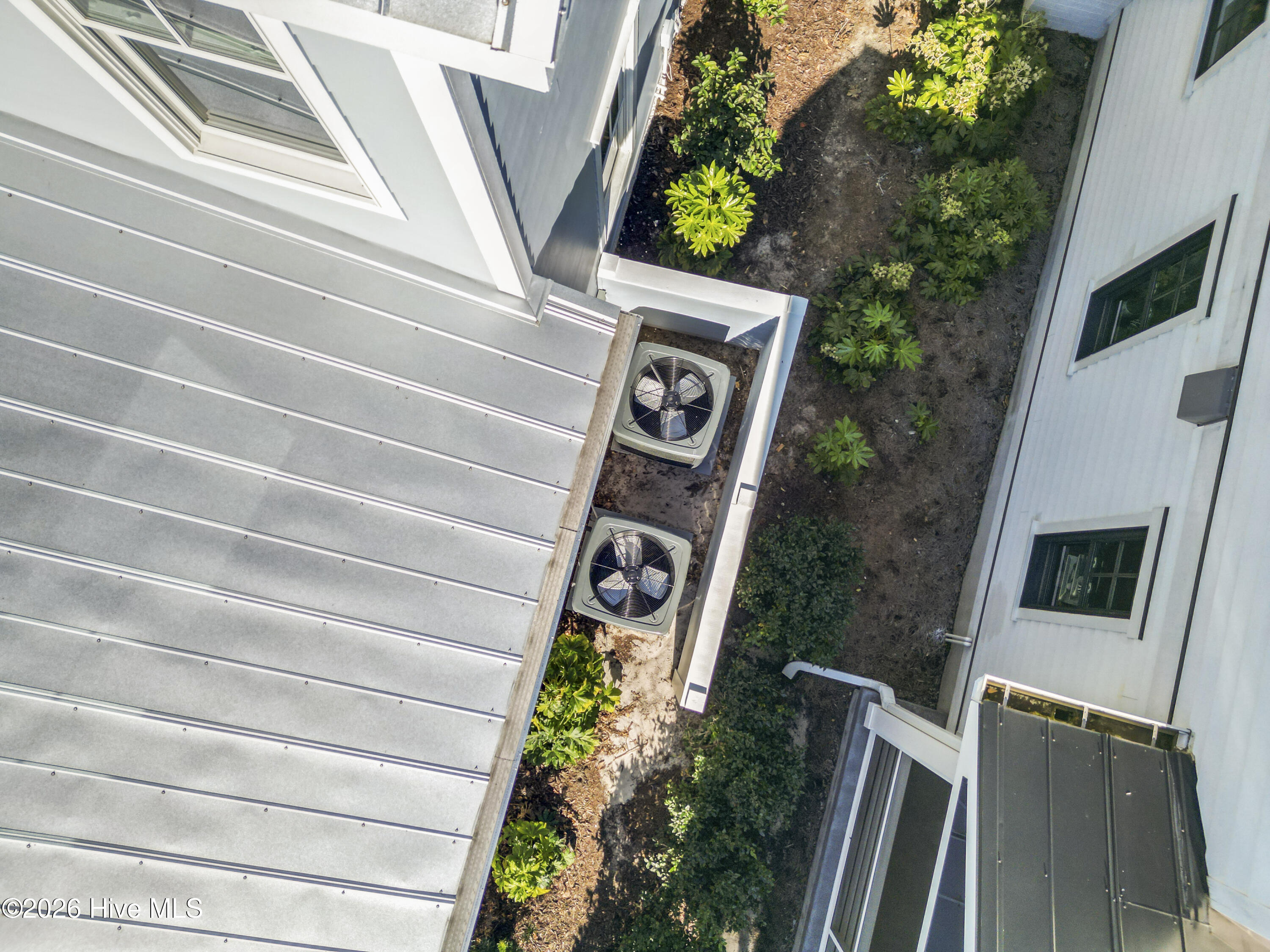 100542273 | Photo 92