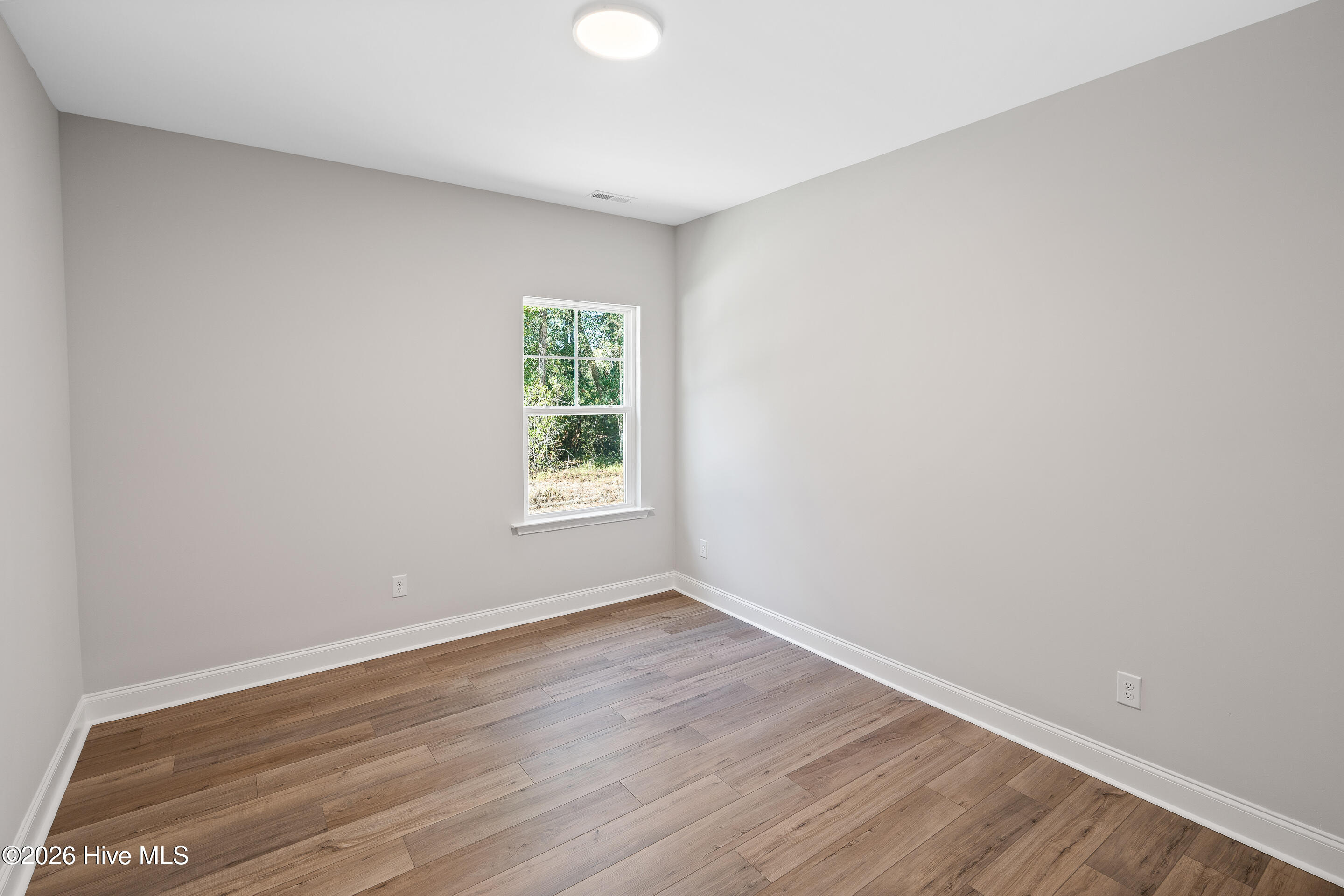 100552787 | Photo 16