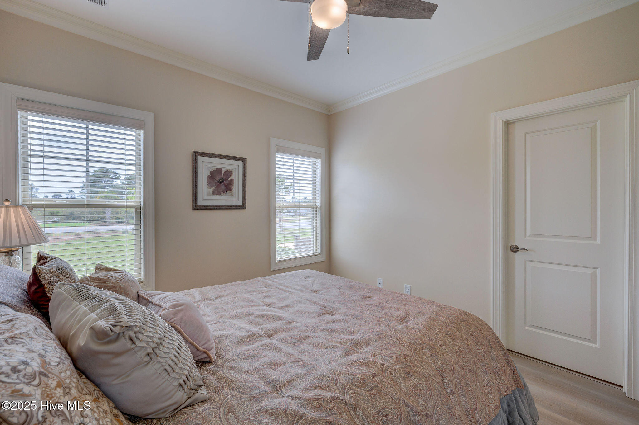 100549436 | Photo 37