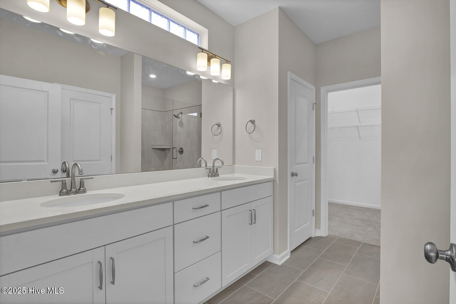 100515098 | Photo 23