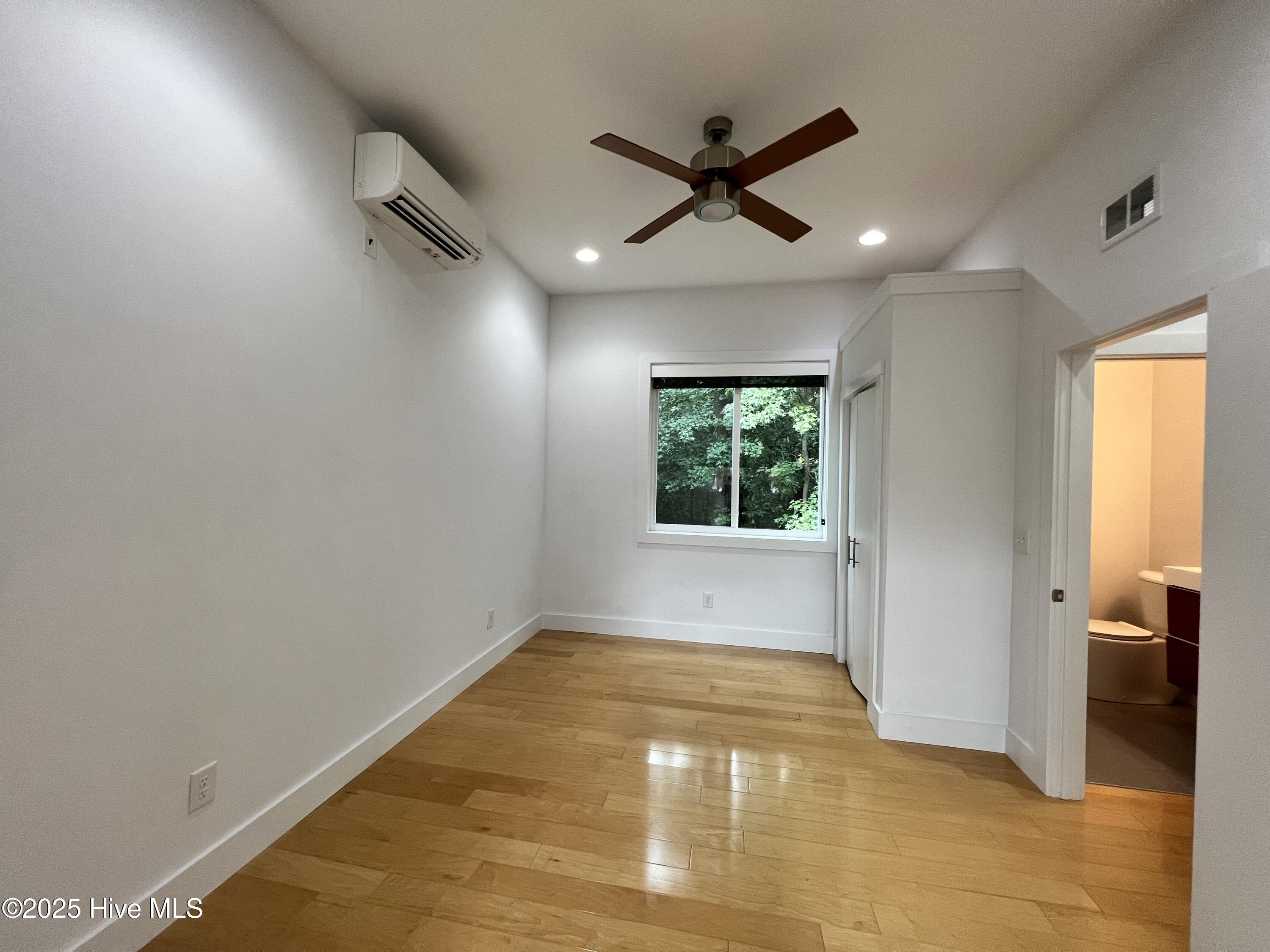 100546316 | Photo 15