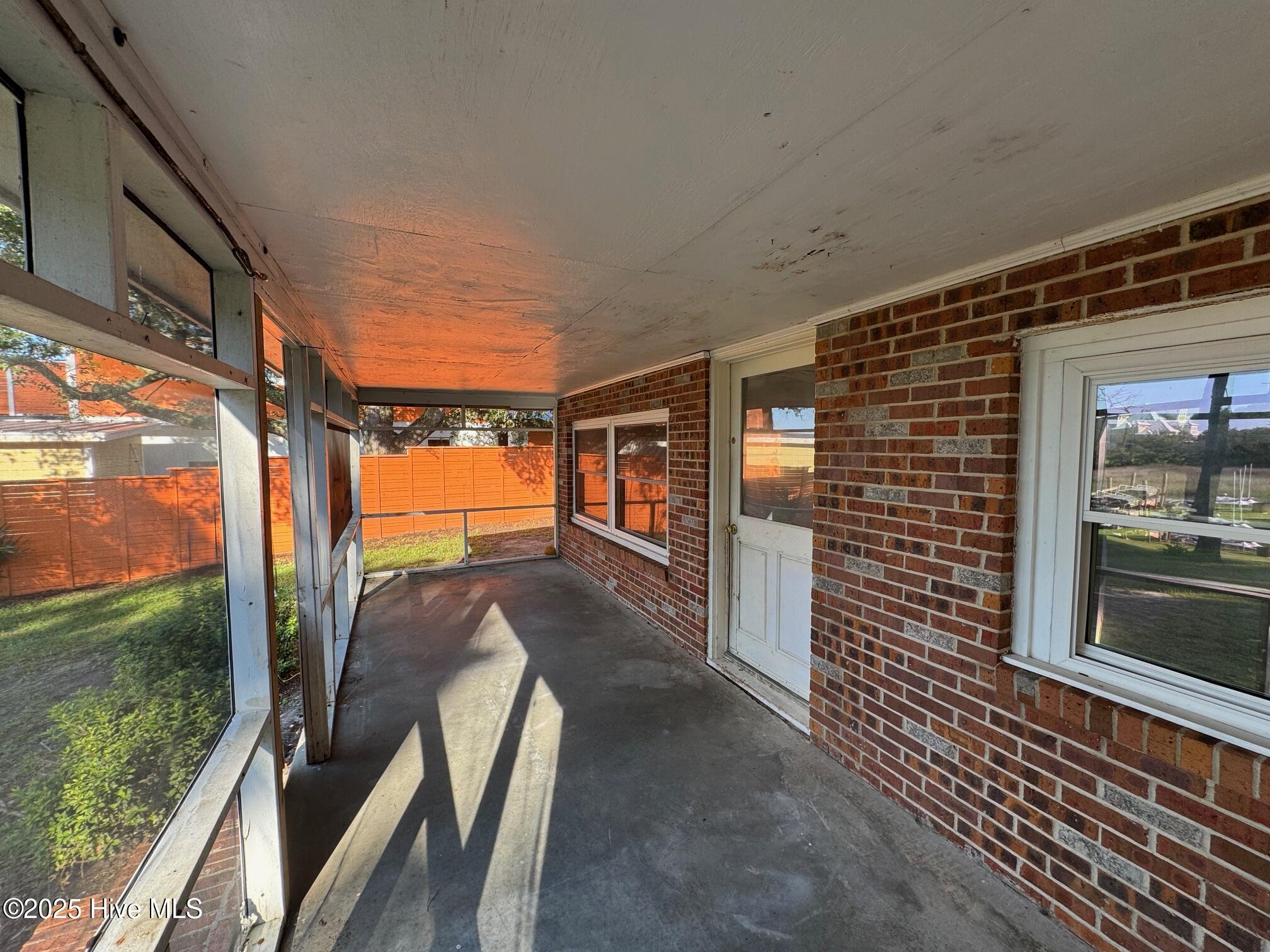 100527099 | Photo 30