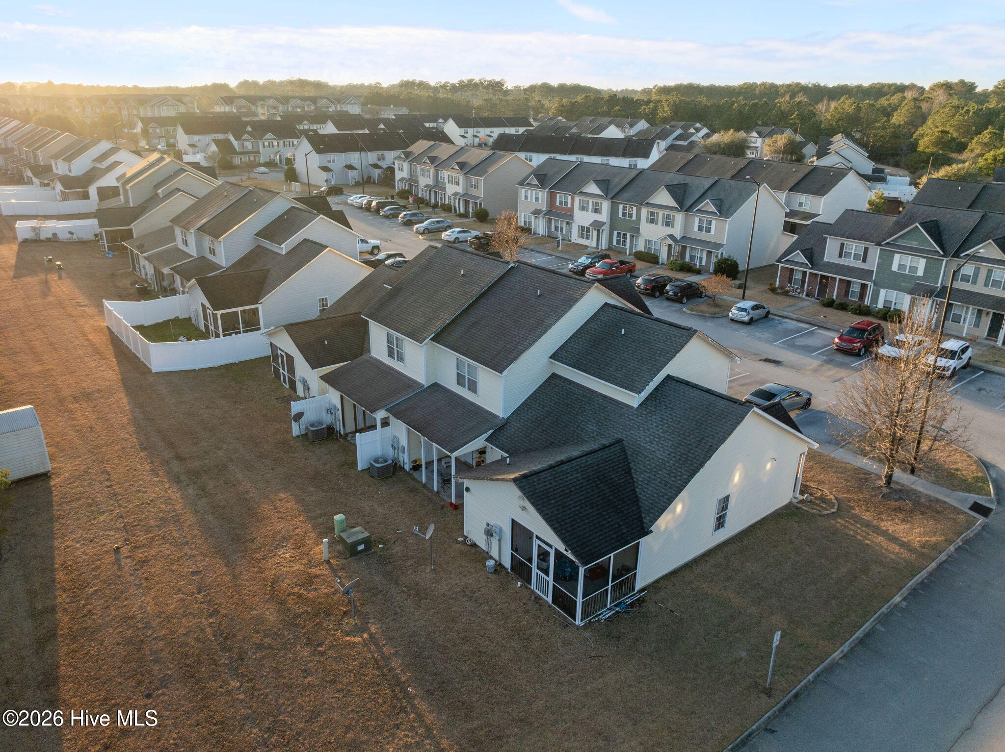 100548388 | Photo 19