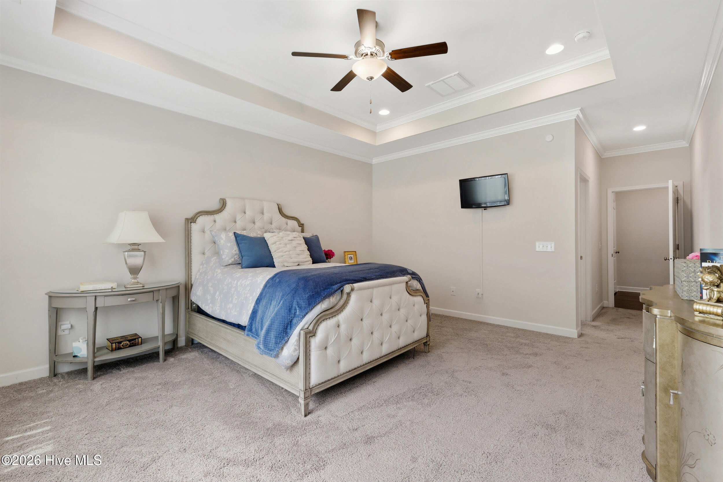 100570535 | Photo 25