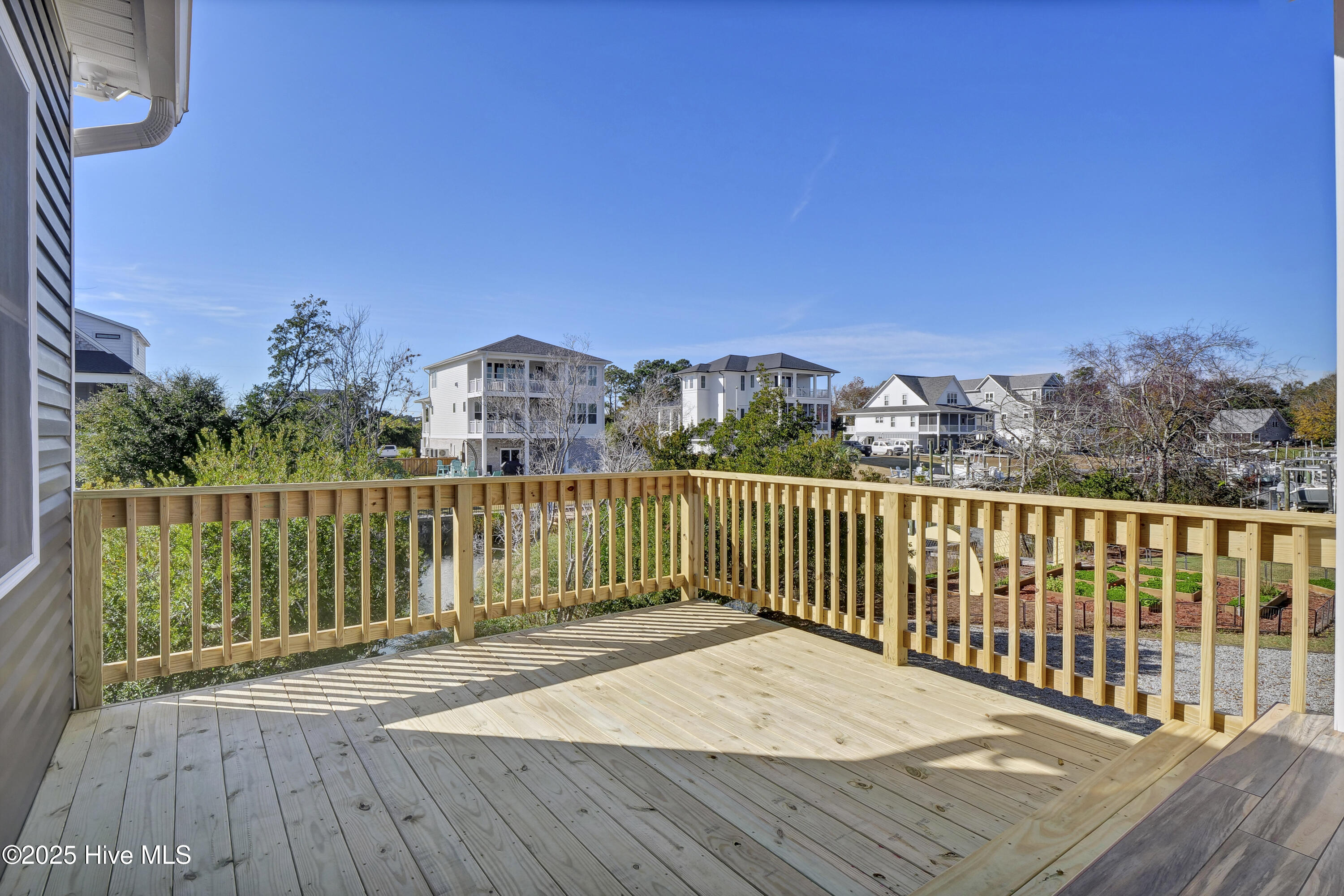 100543040 | Photo 54