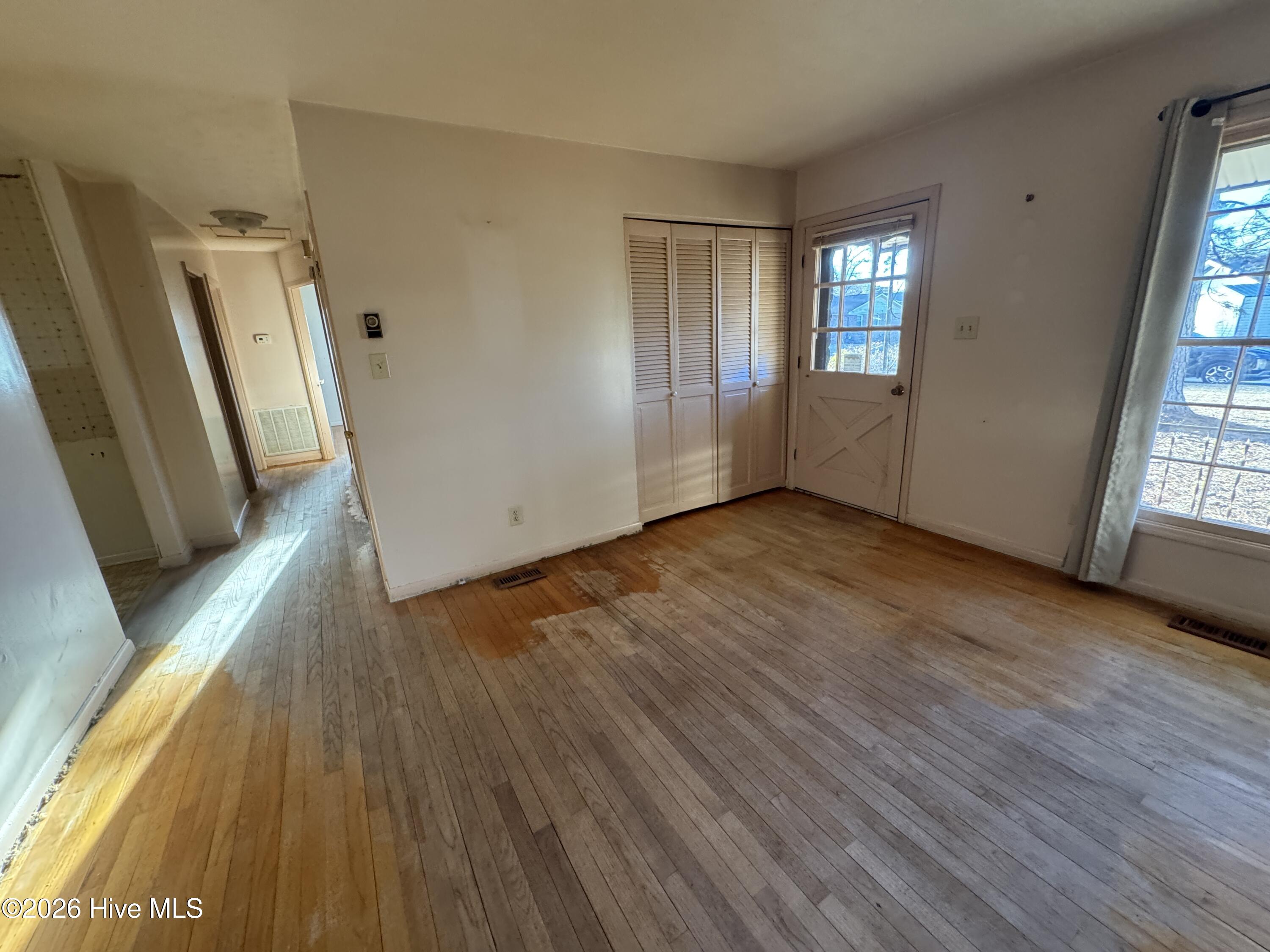 100553396 | Photo 14