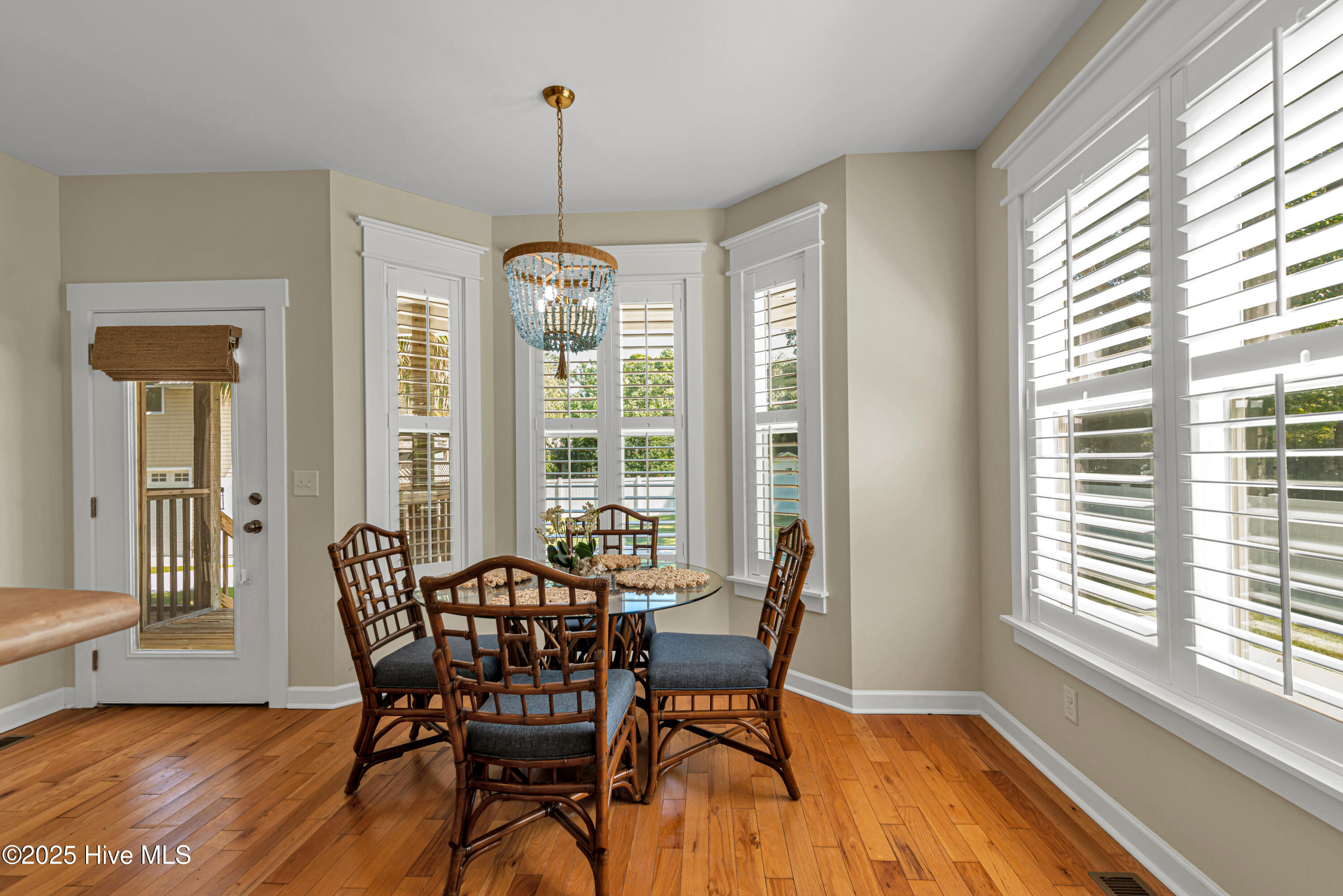 100530224 | Photo 20