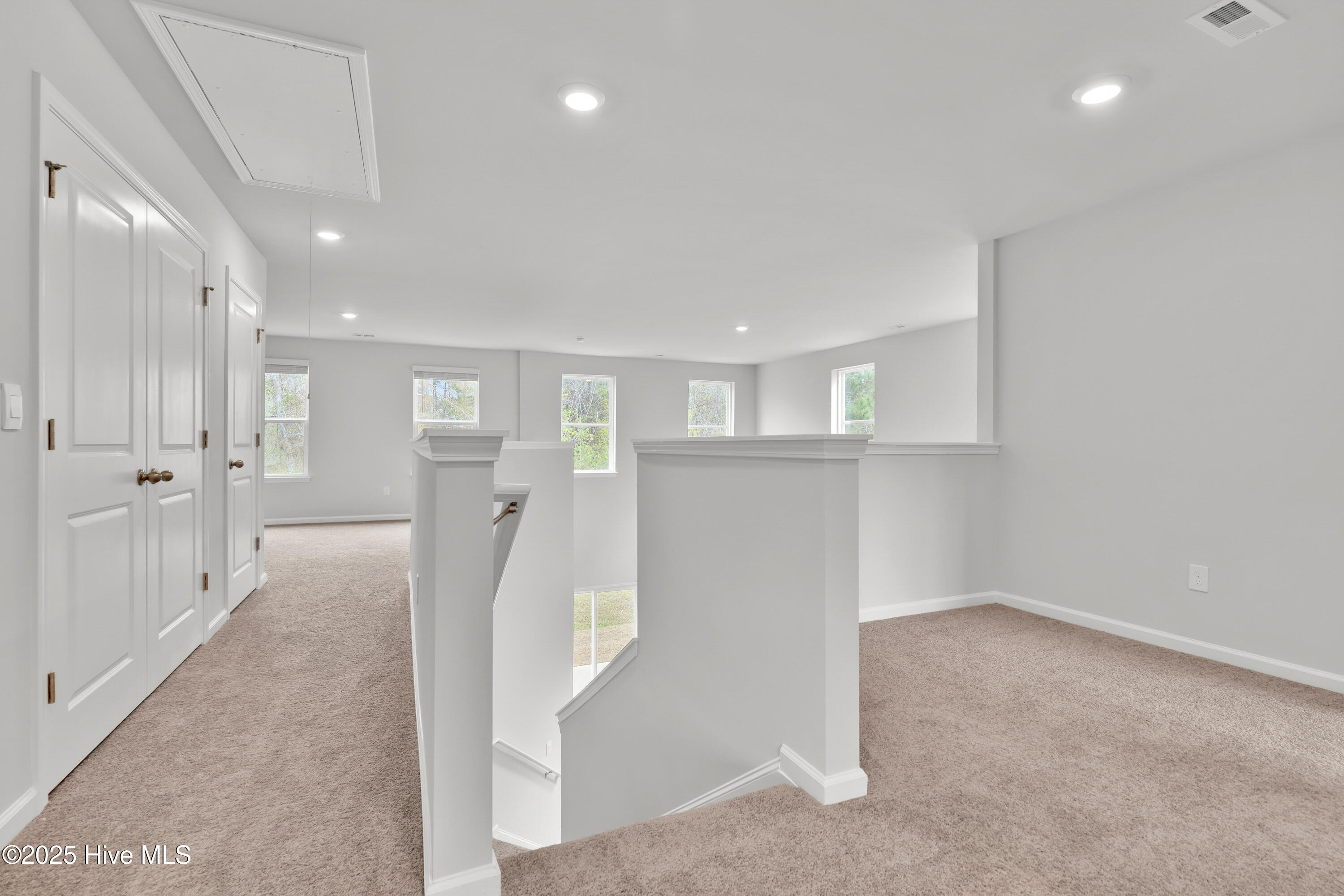 100522330 | Photo 20