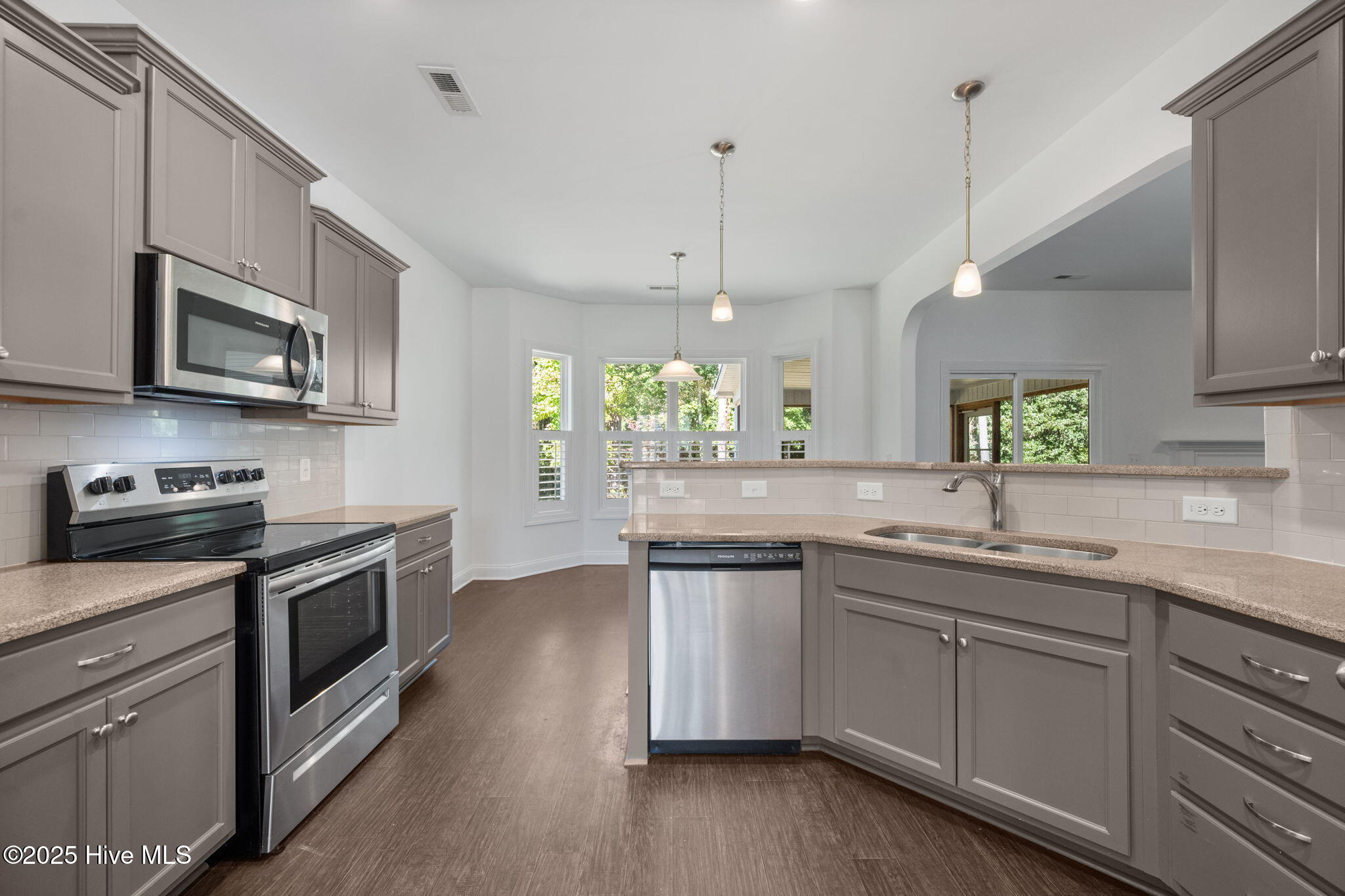 100538964 | Photo 10