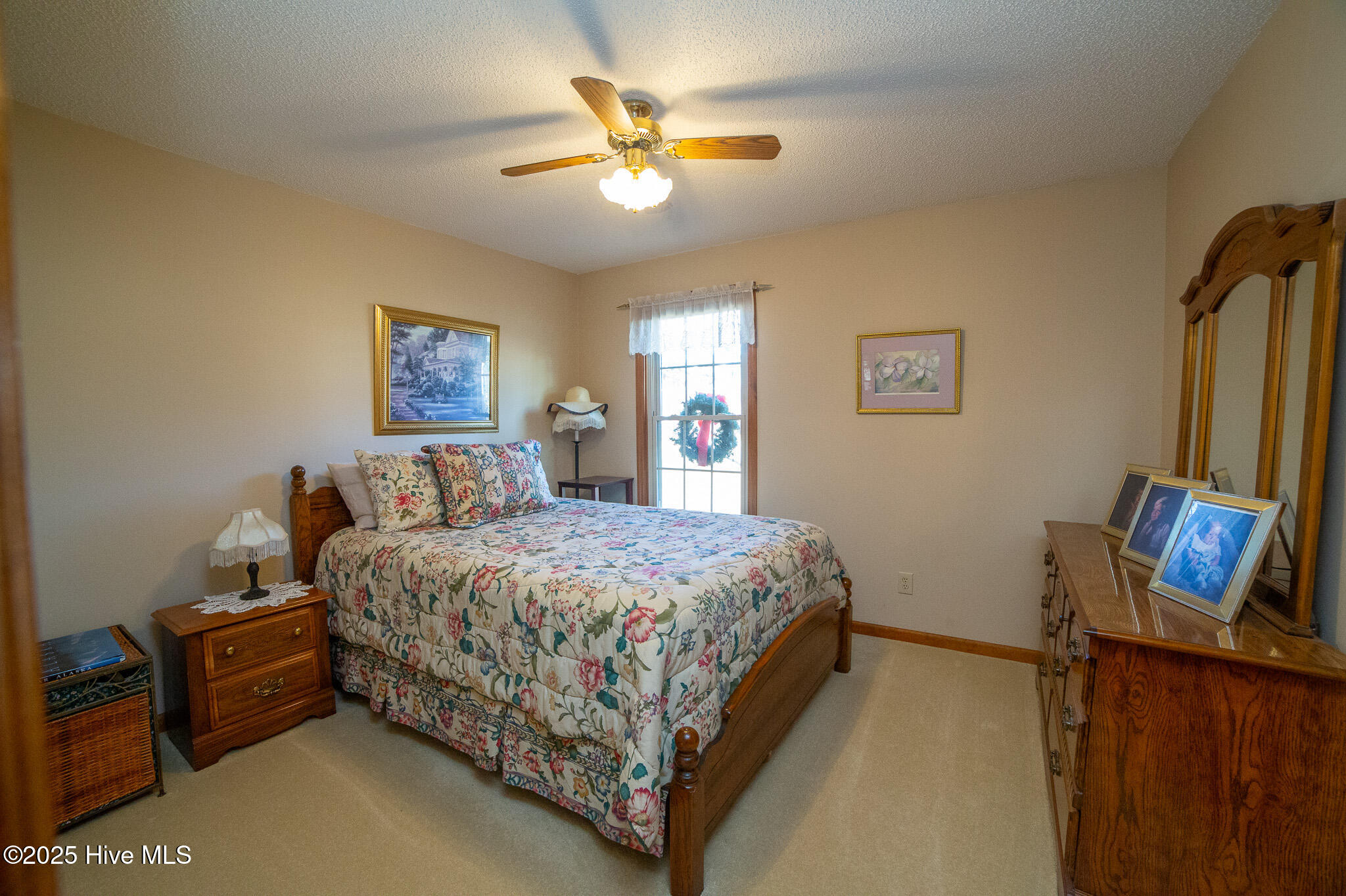 100545469 | Photo 35