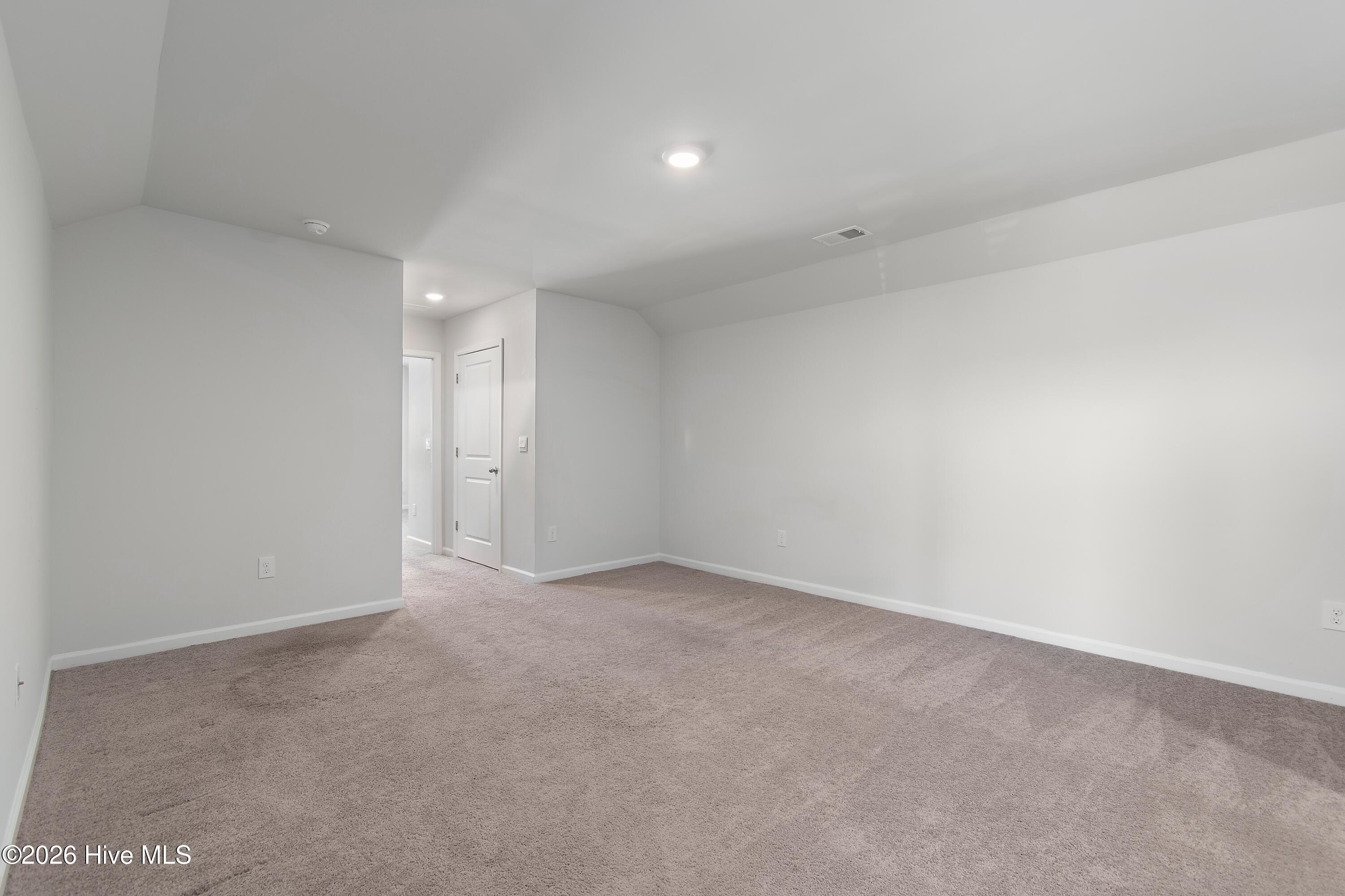 100547710 | Photo 26