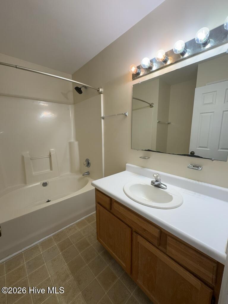 100557725 | Photo 12