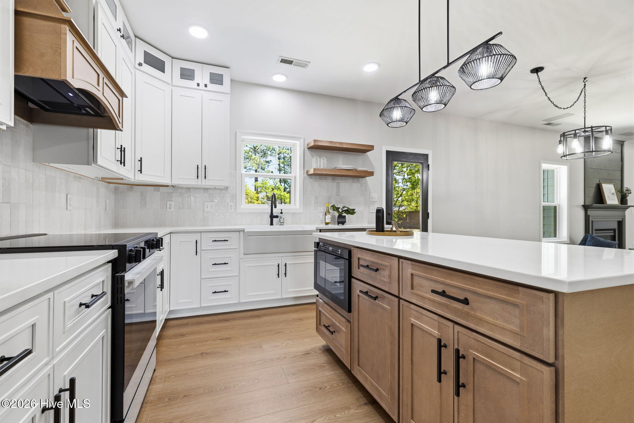 100566874 | Photo 20