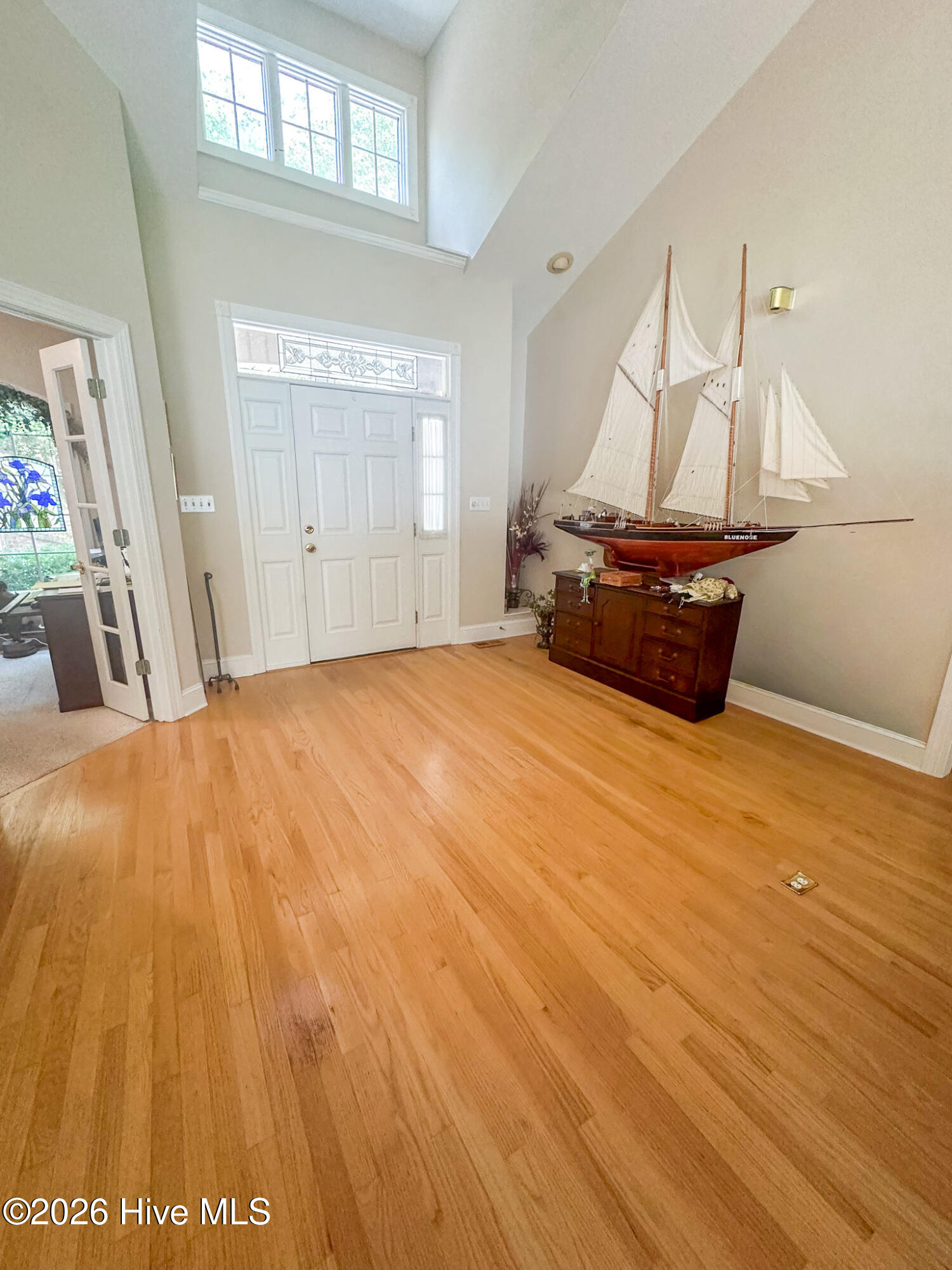 100551143 | Photo 34