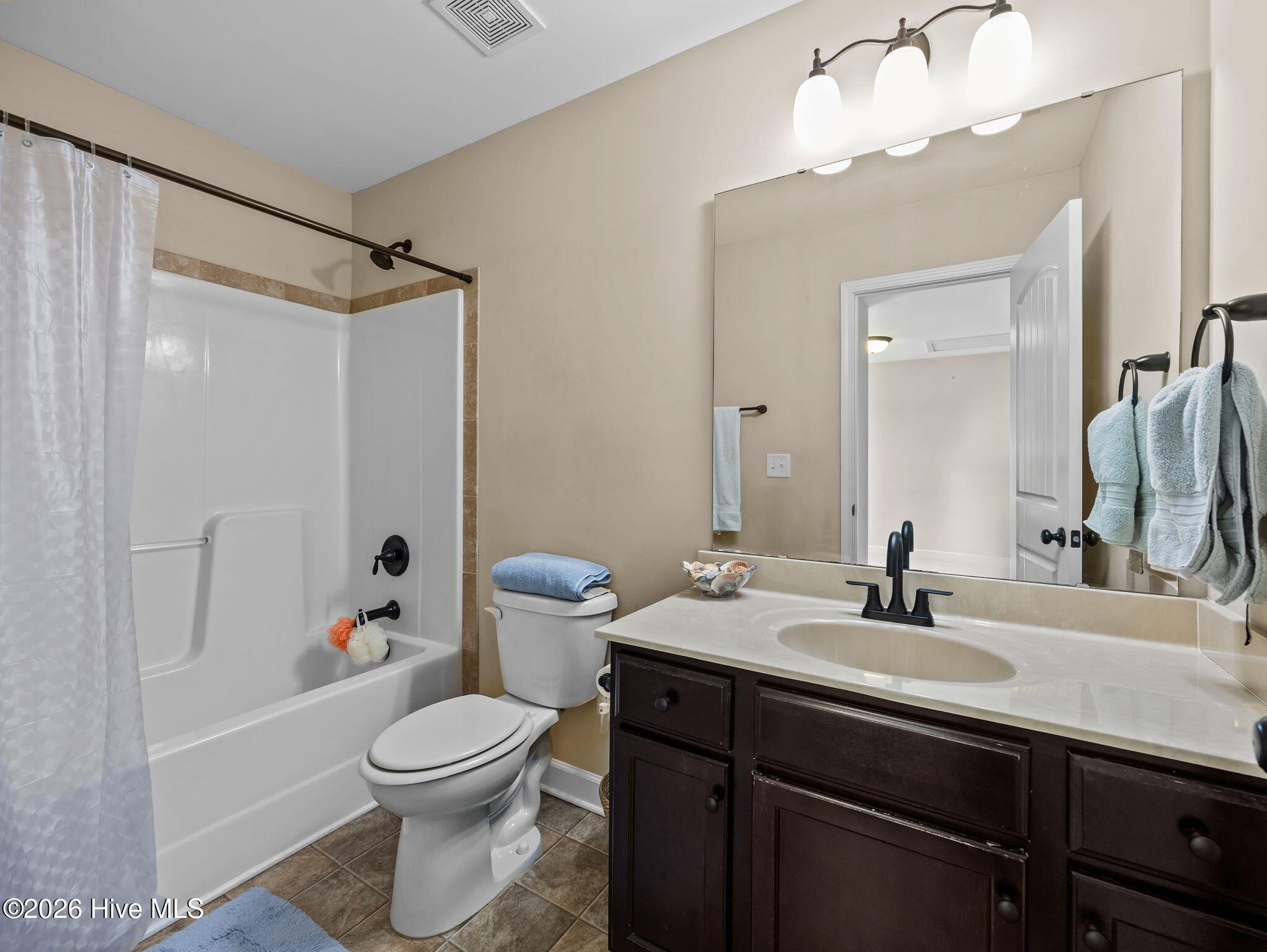 100562317 | Photo 34