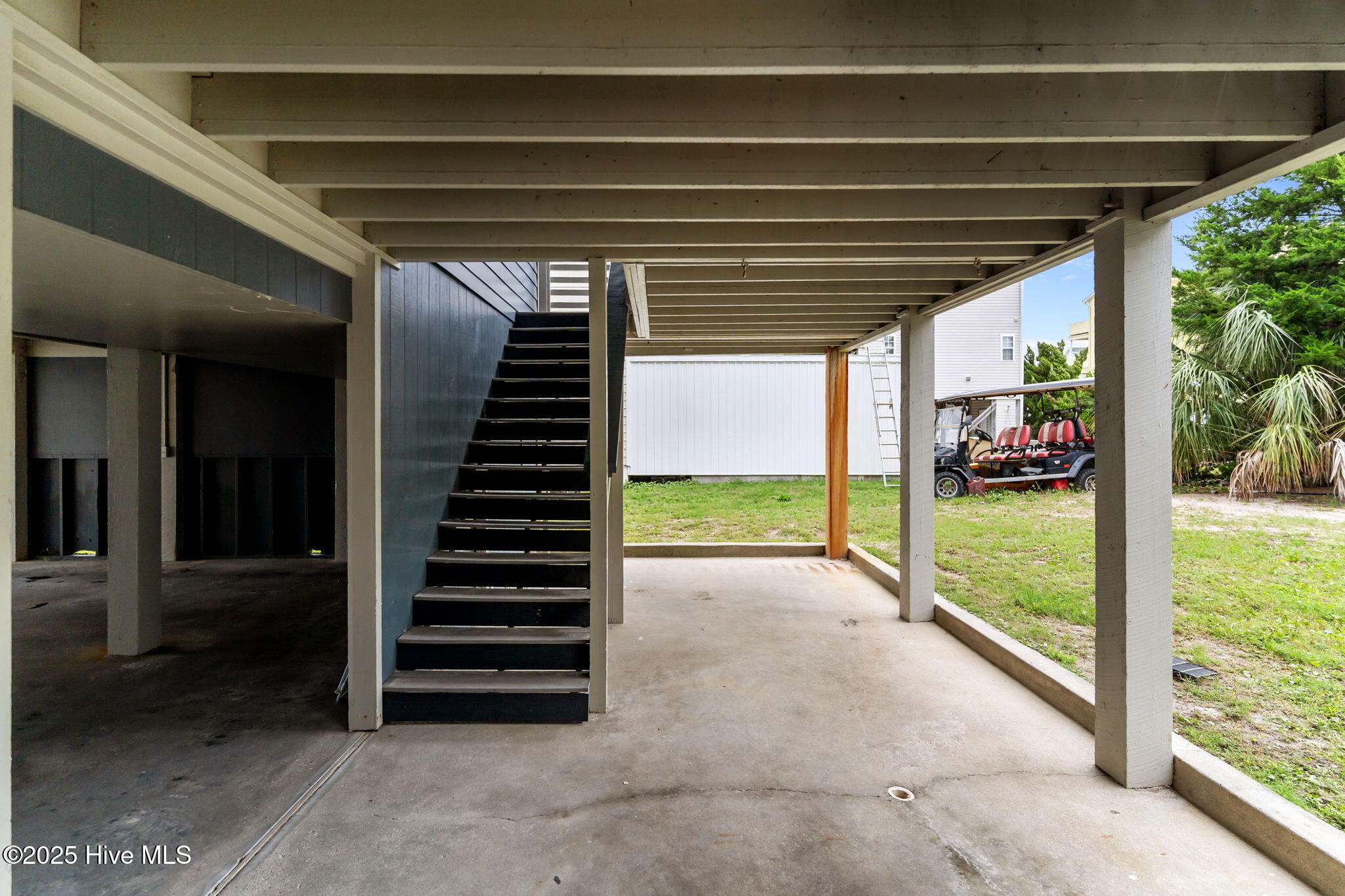 100526073 | Photo 54