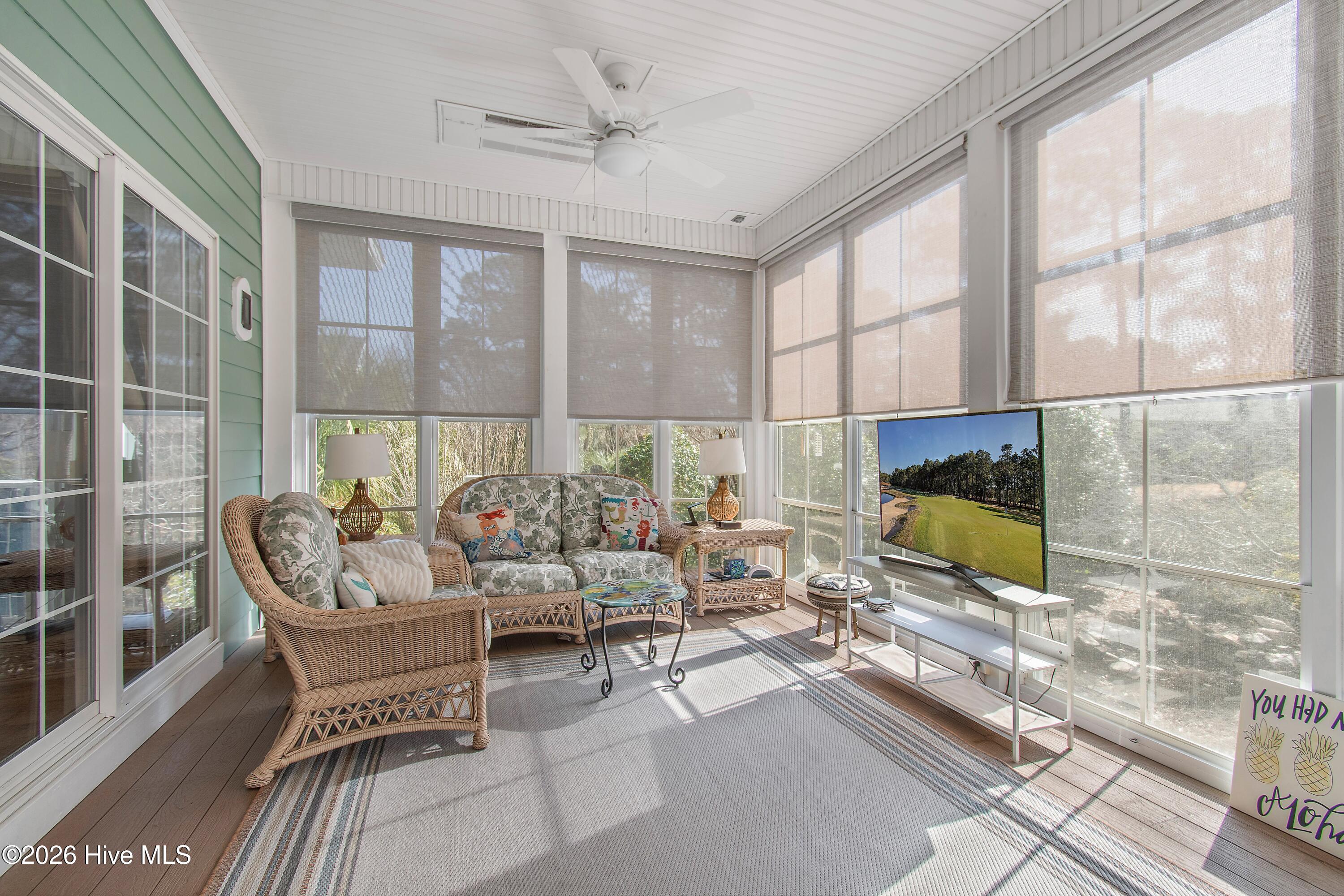 100556962 | Photo 11