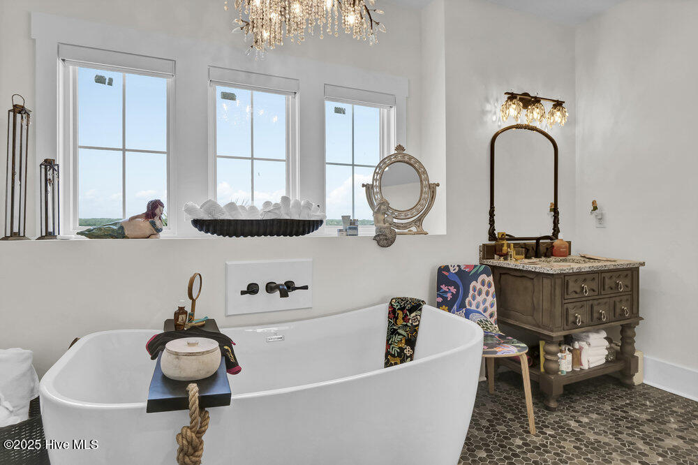 100509330 | Photo 36