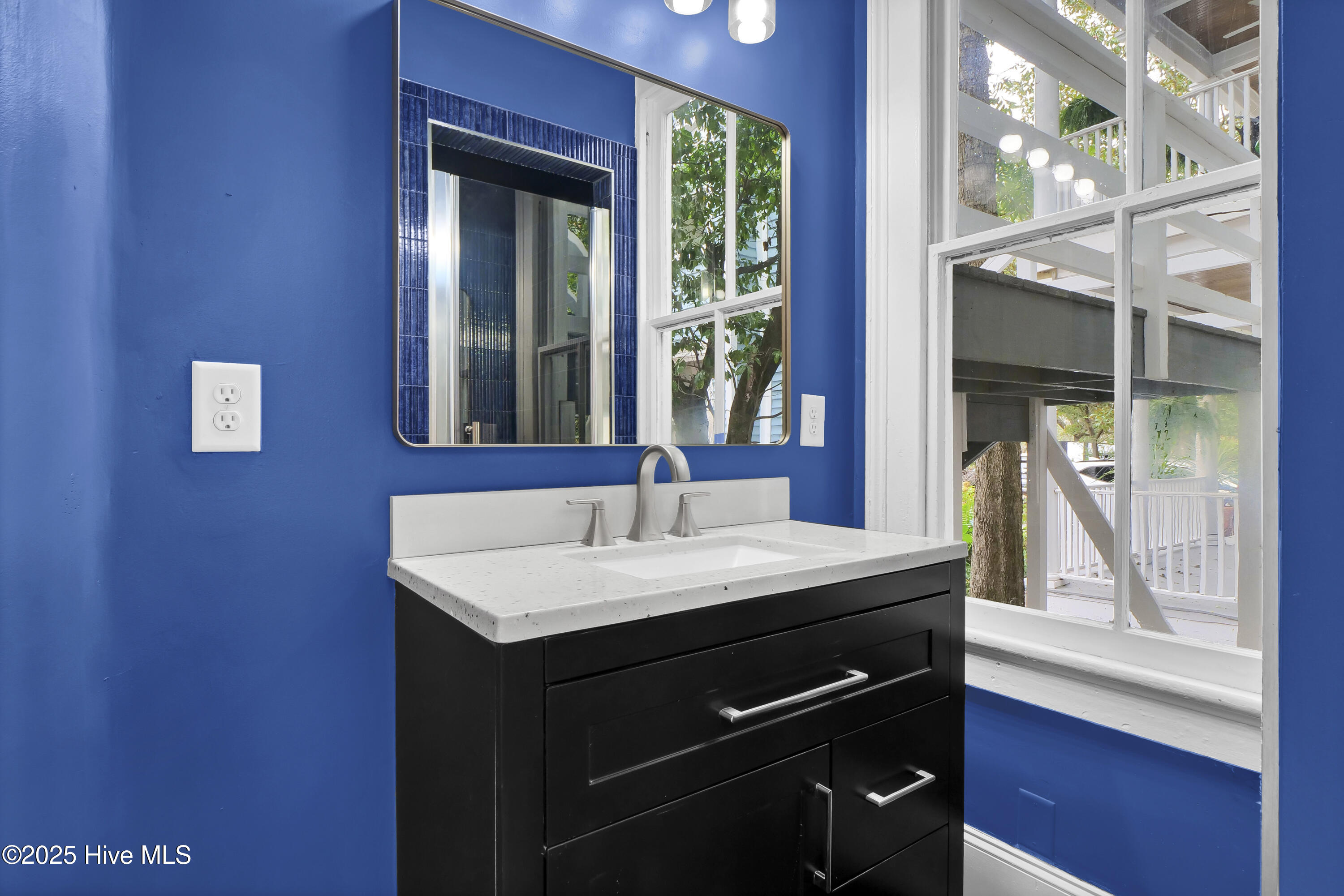 100529895 | Photo 31