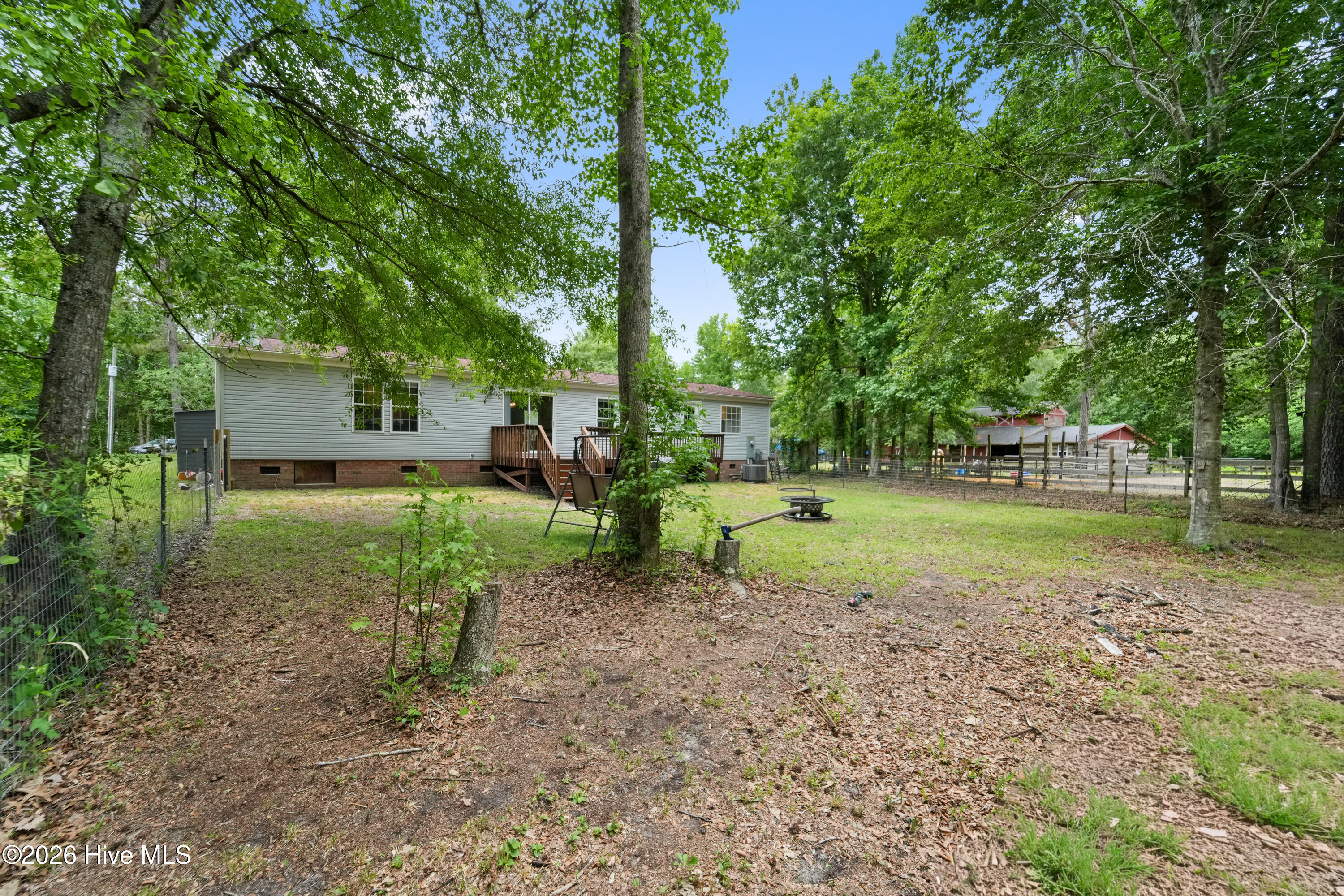 100570687 | Photo 36