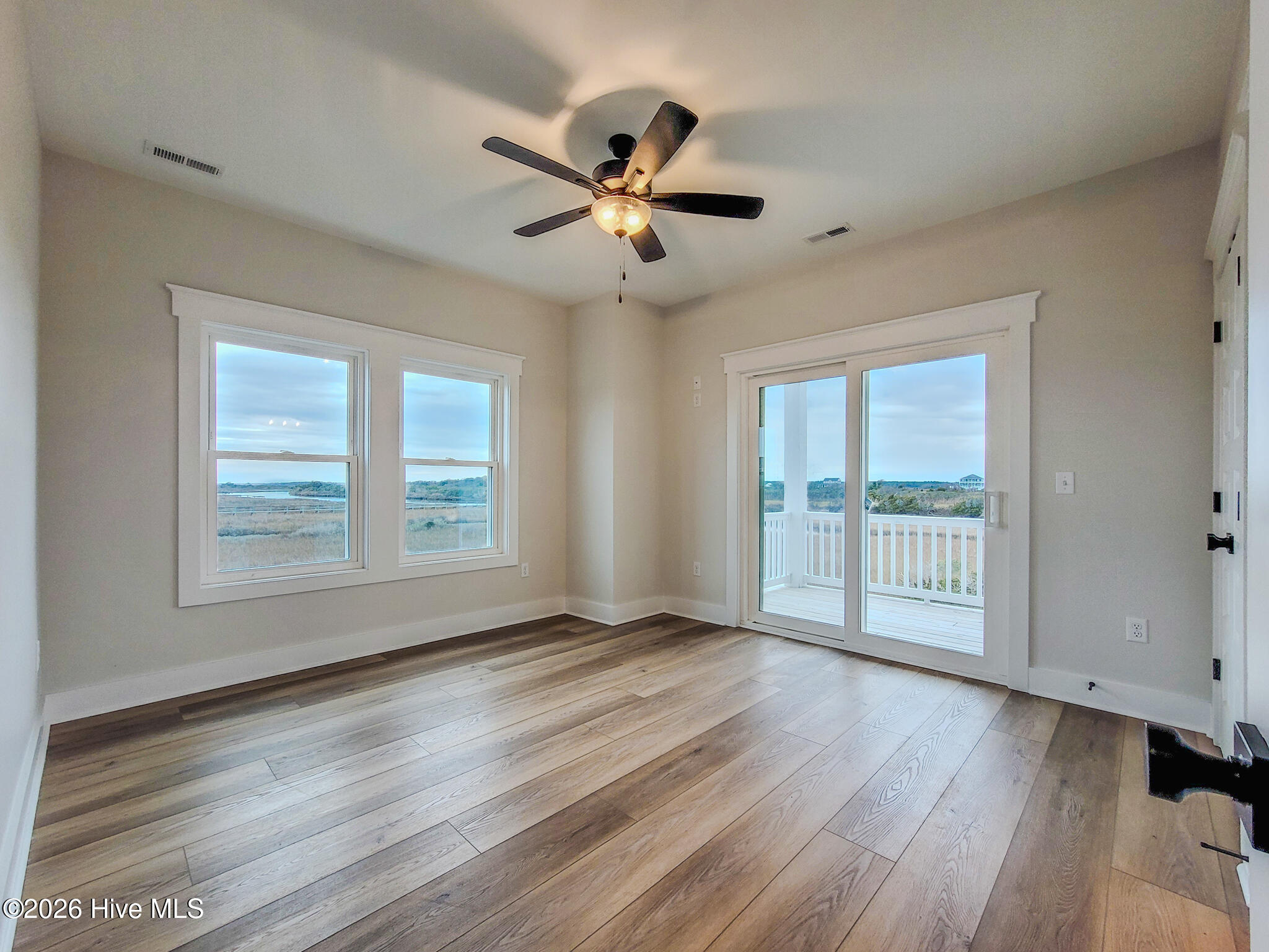 100553641 | Photo 57