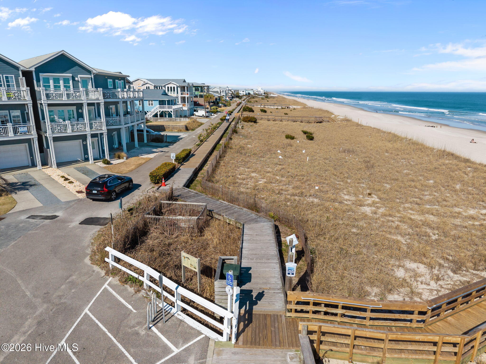 100530858 | Photo 11