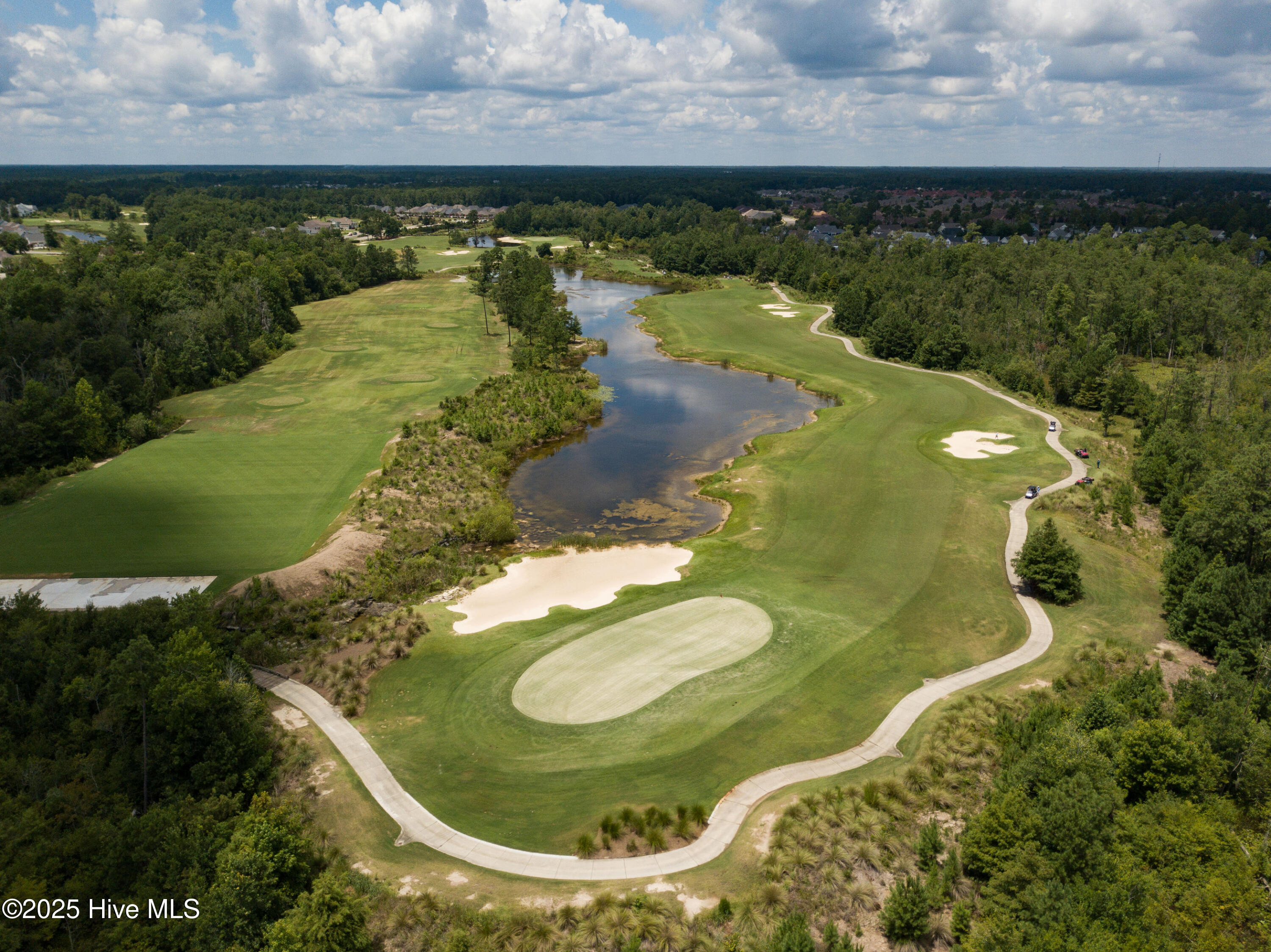 100497870 | Photo 36