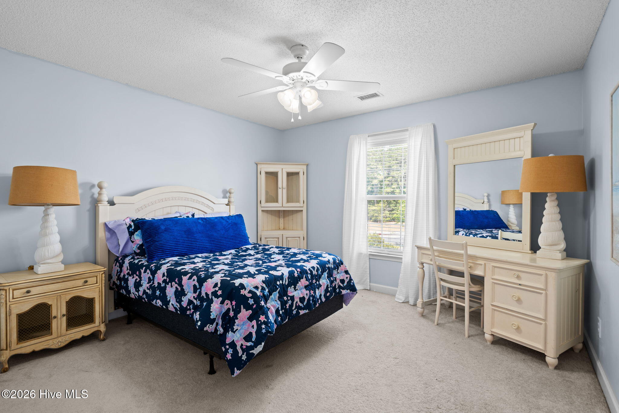 100570375 | Photo 33