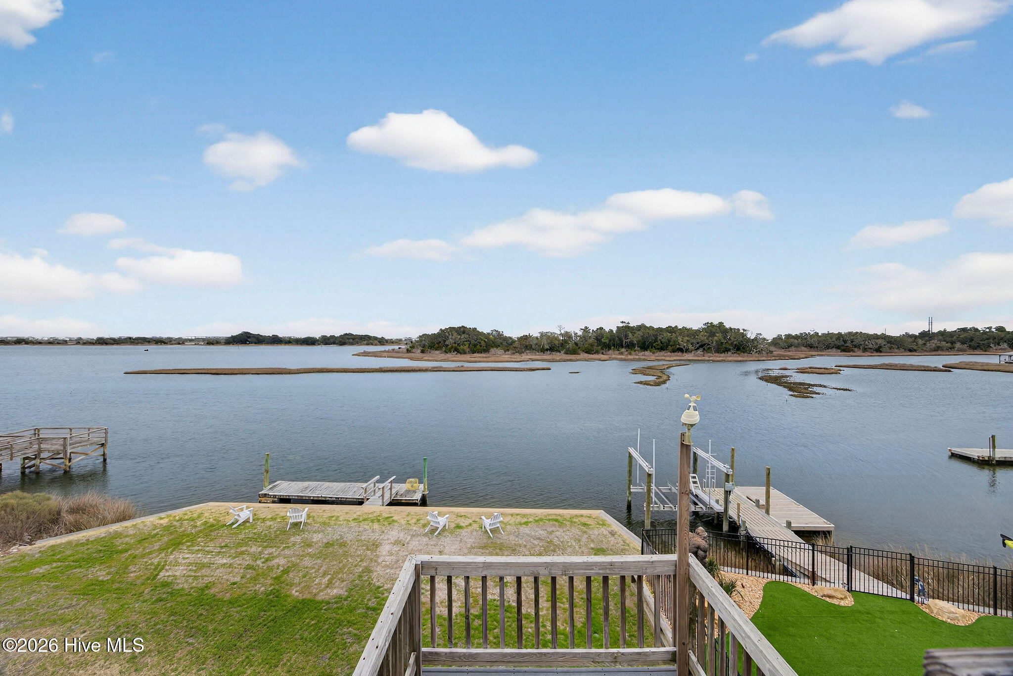 100558611 | Photo 70