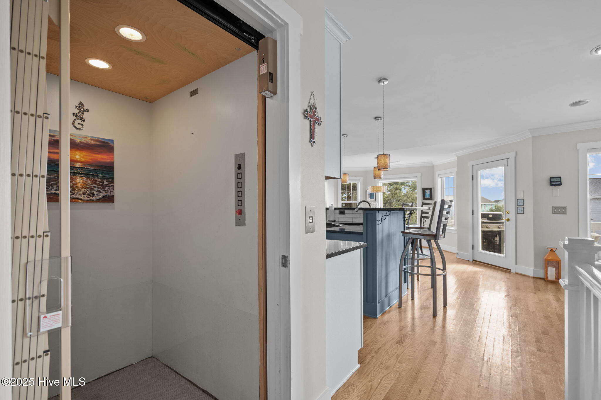 100528762 | Photo 24