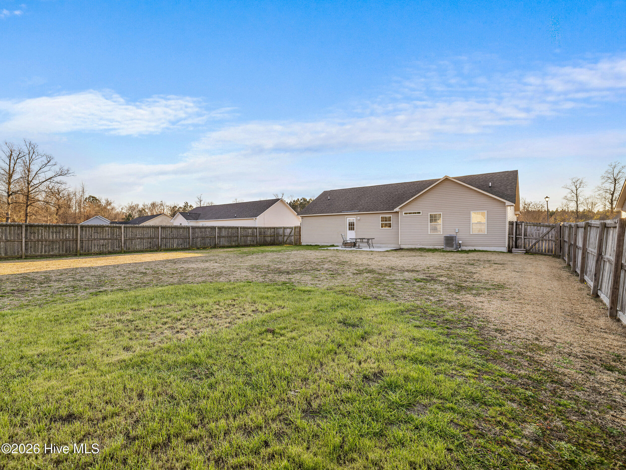 100552260 | Photo 31