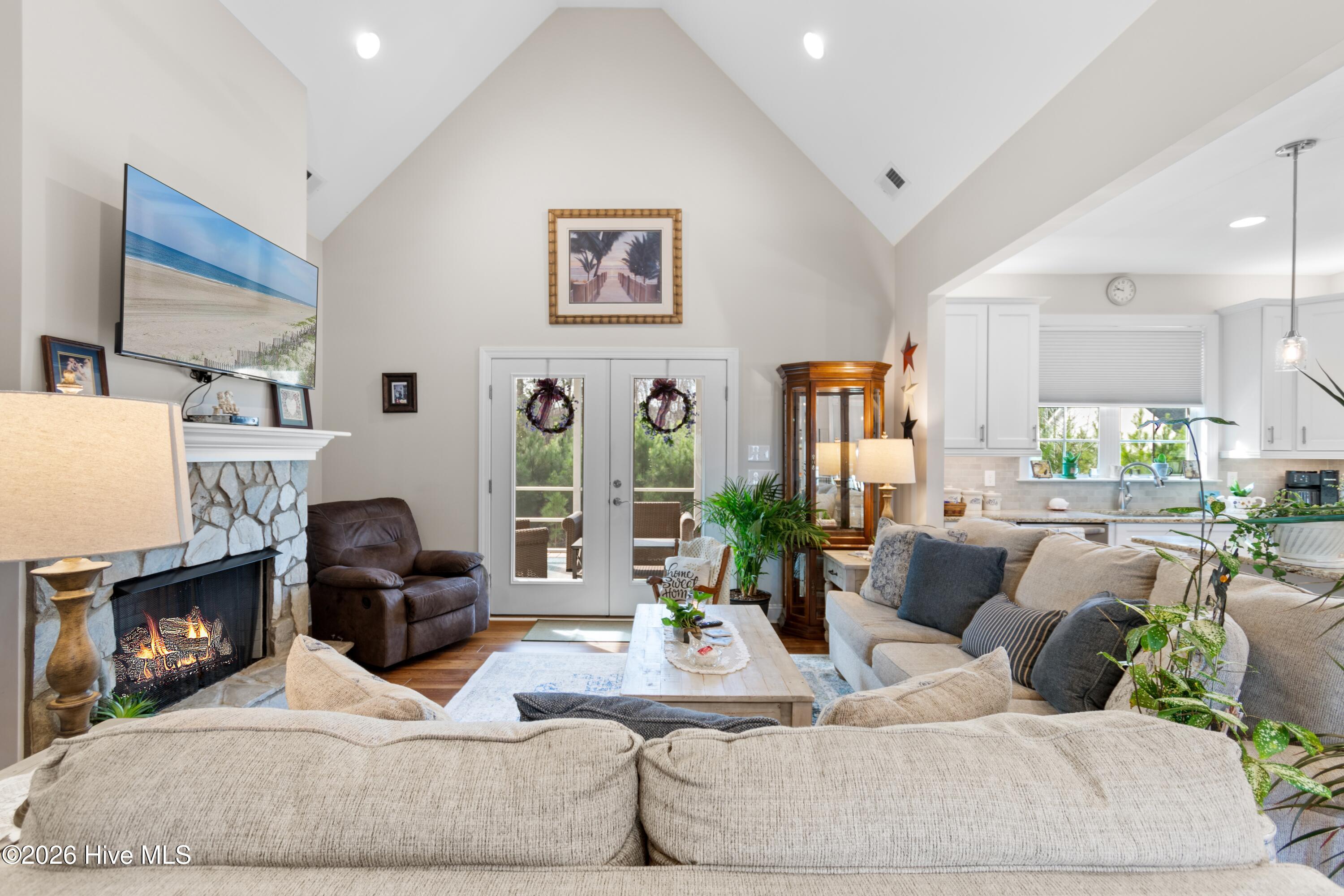 100548806 | Photo 11