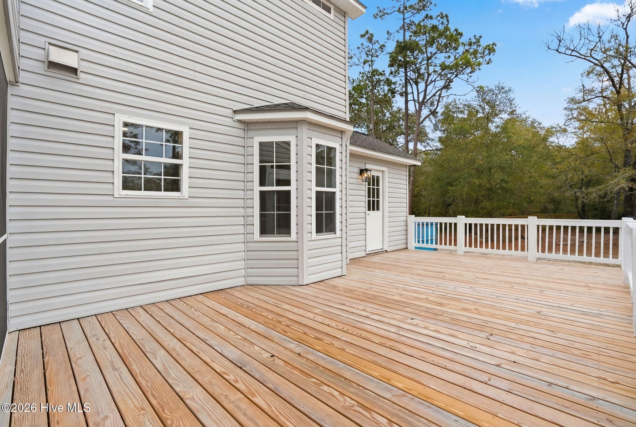 100557093 | Photo 63