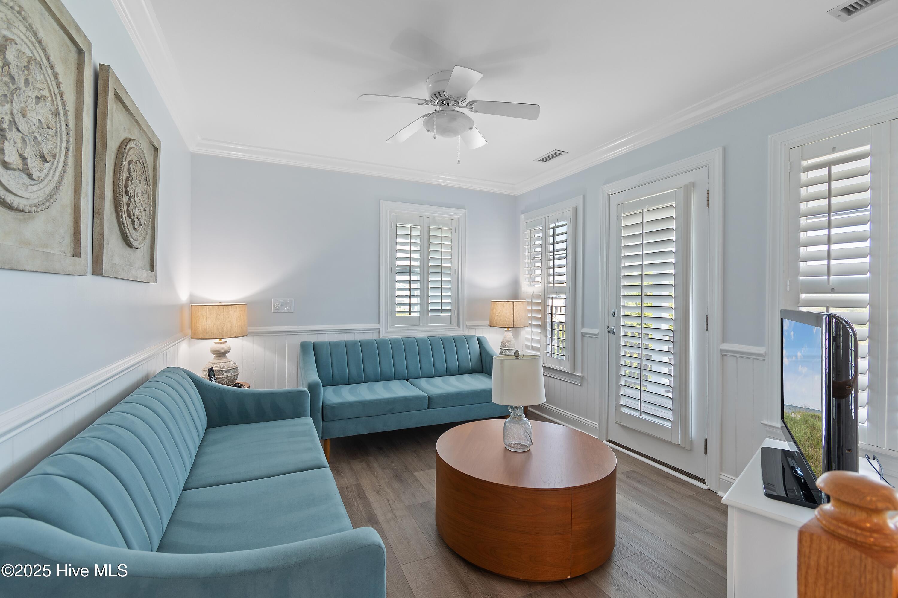 100536702 | Photo 101