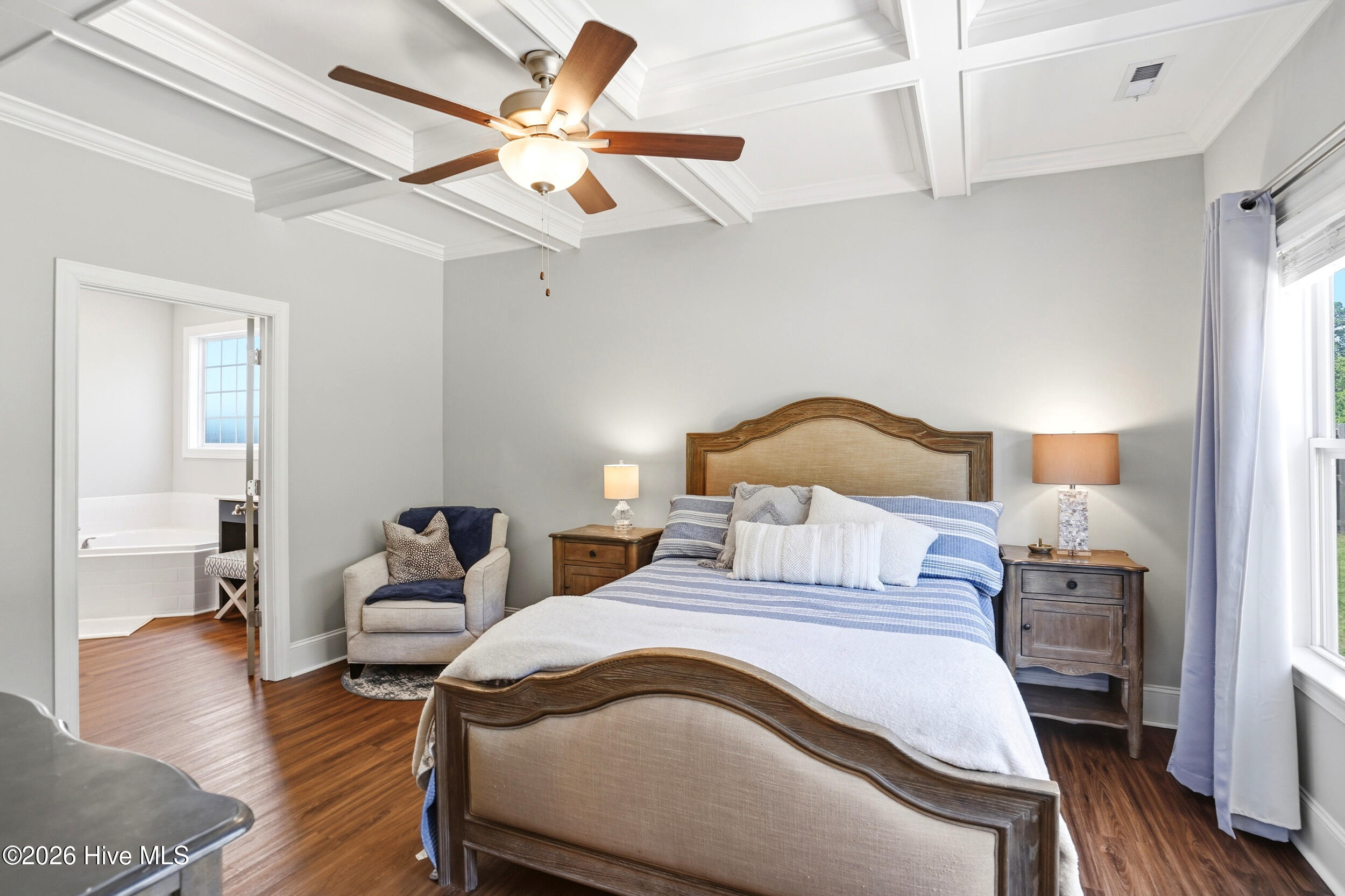 100569213 | Photo 20