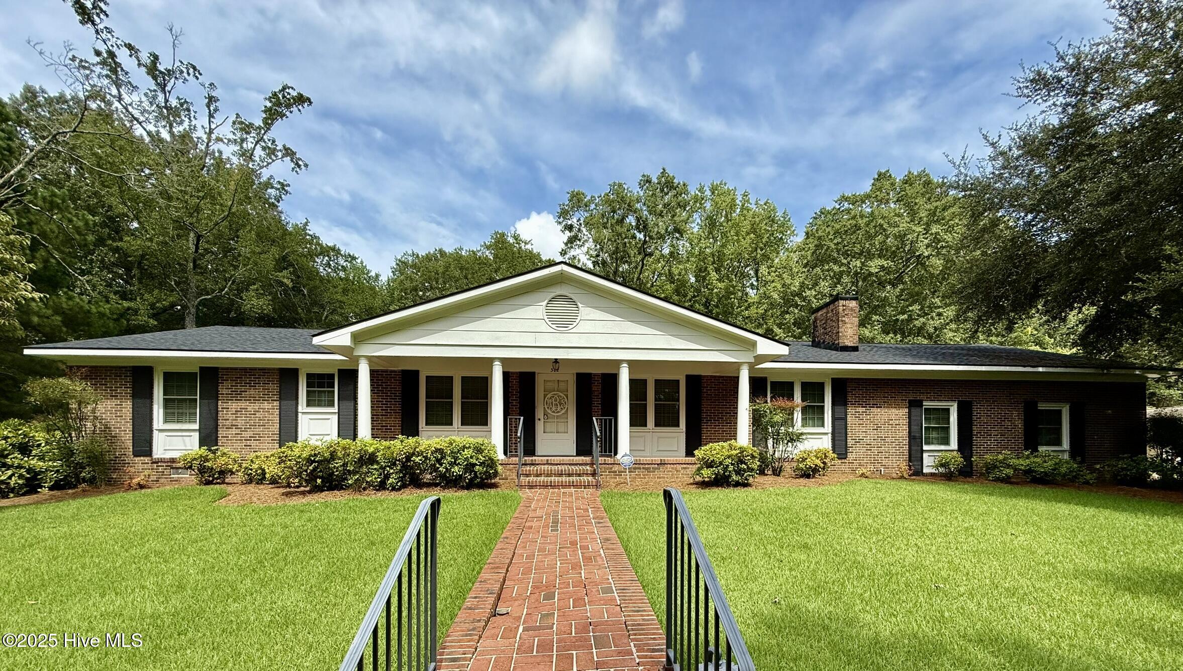 Homes for sale in Williamston, NC | 302 E Woodlawn Dr, Williamston, NC 27892 | MLS# 100527026