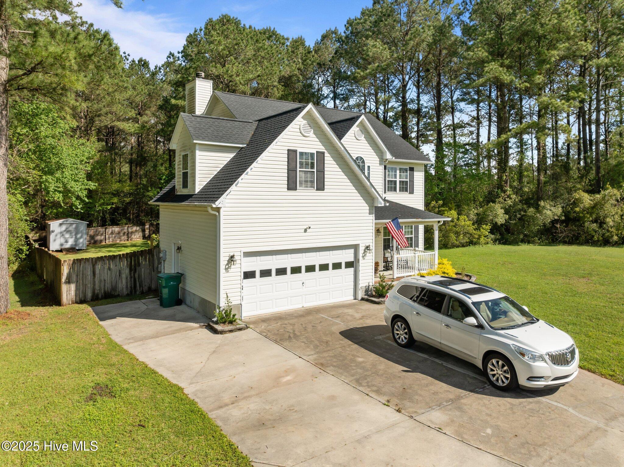 100567266 | Photo 36